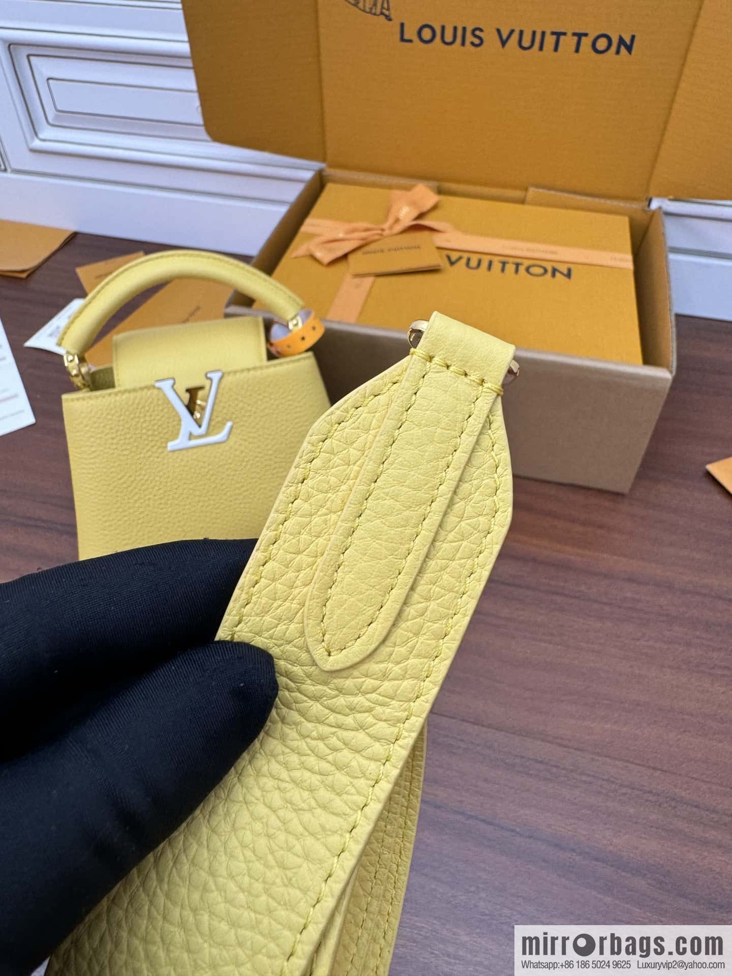 LV M21798 Capucines Mini Bag