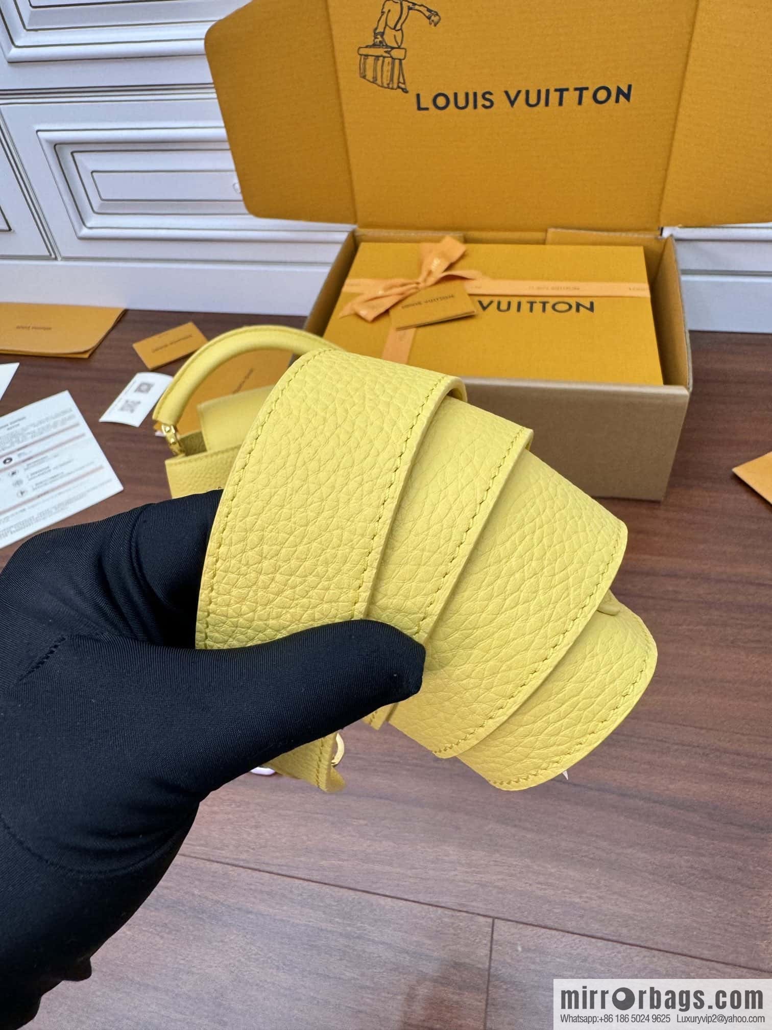 LV M21798 Capucines Mini Bag
