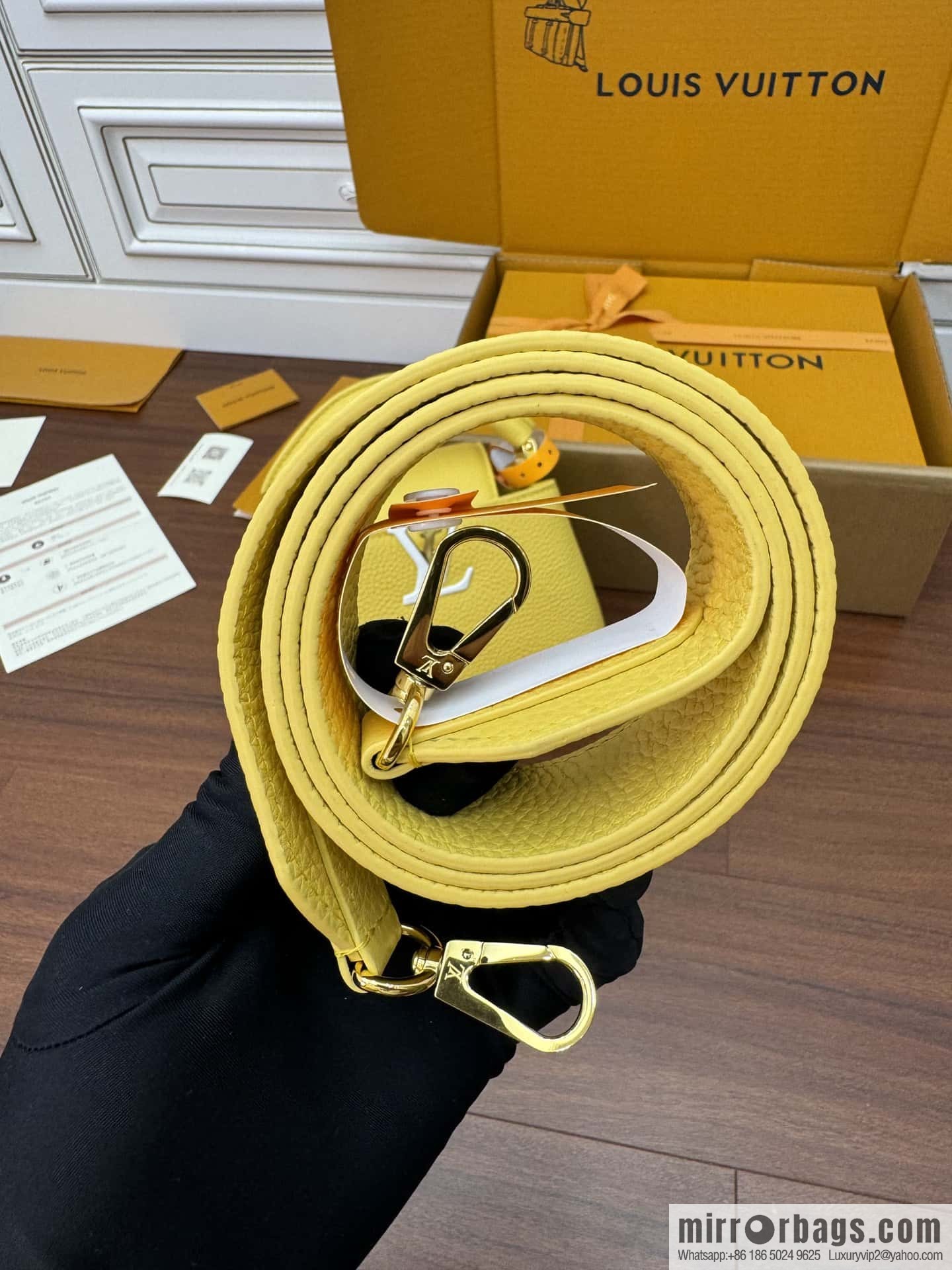 LV M21798 Capucines Mini Bag