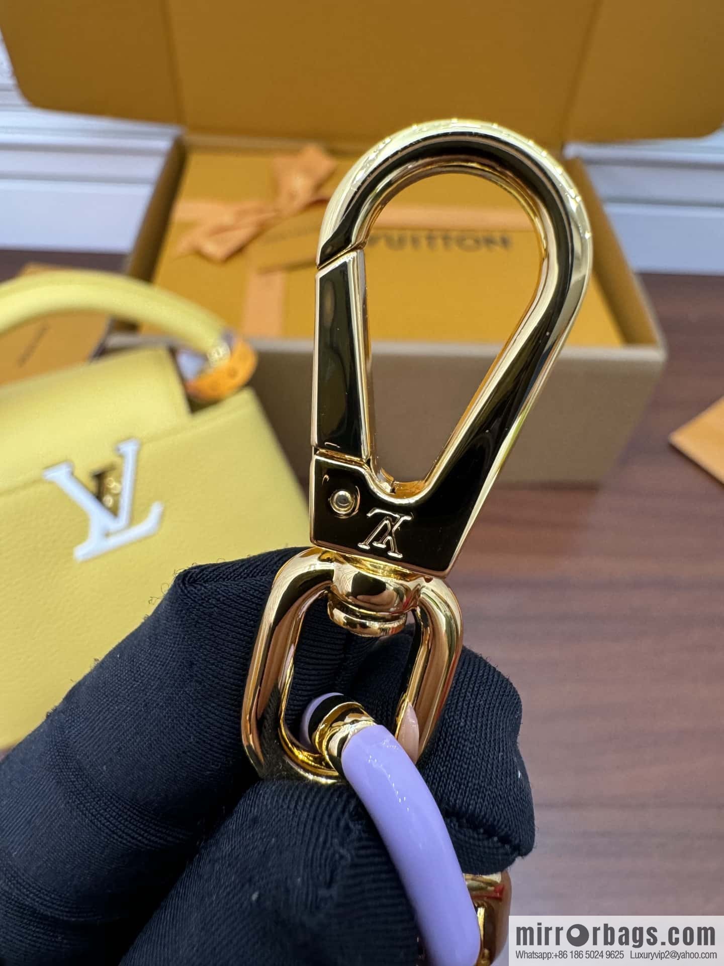 LV M21798 Capucines Mini Bag