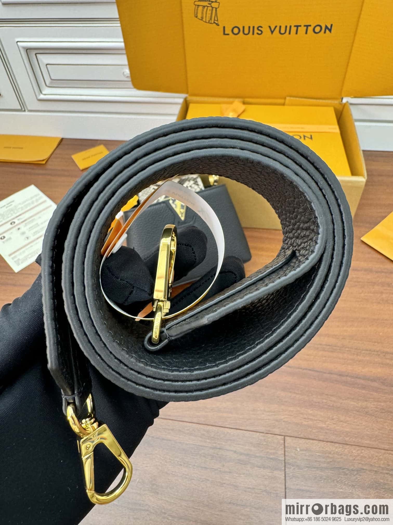 LV N95509 CAPUCINES mini handbag