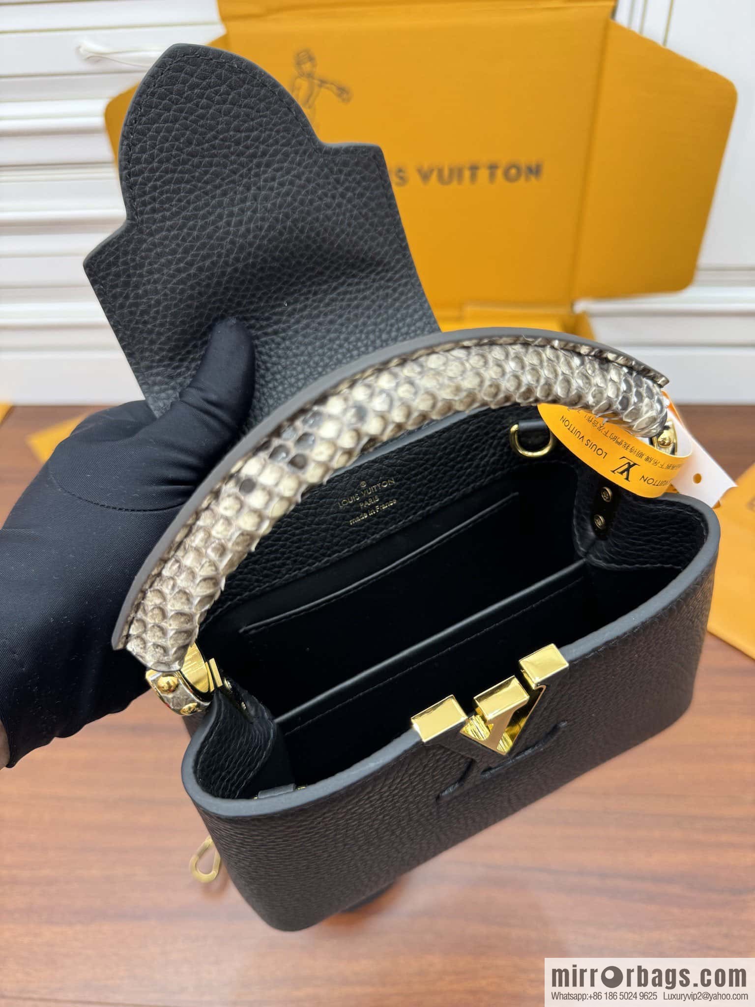 LV N95509 CAPUCINES mini handbag