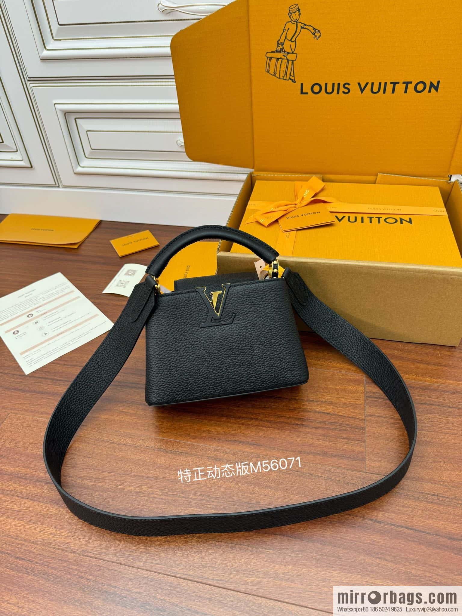 LV M56071 Capucines mini handbag