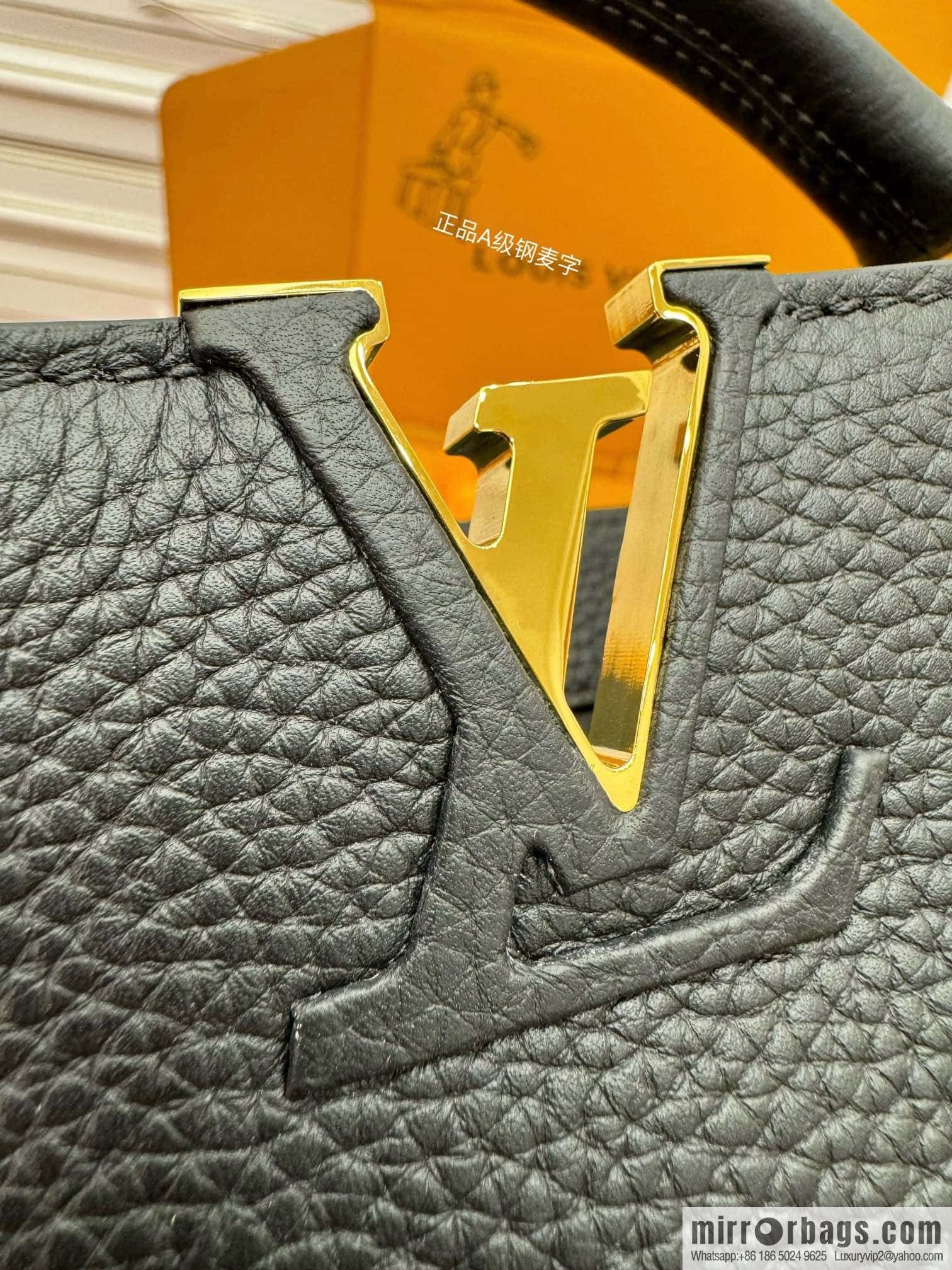 LV M56071 Capucines mini handbag