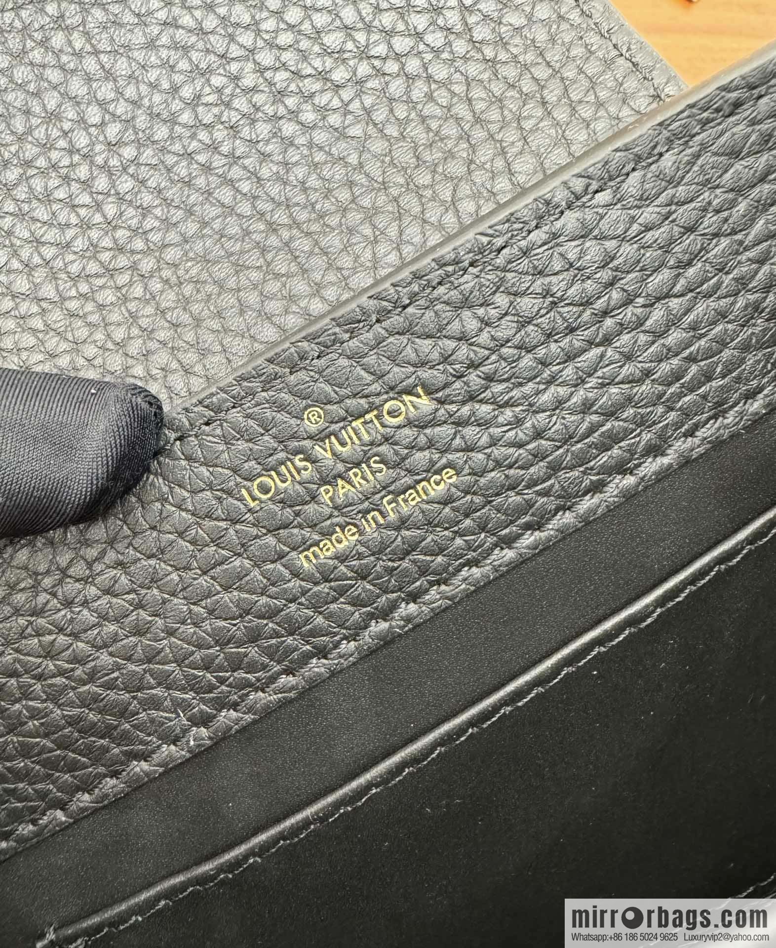 LV M56071 Capucines mini handbag