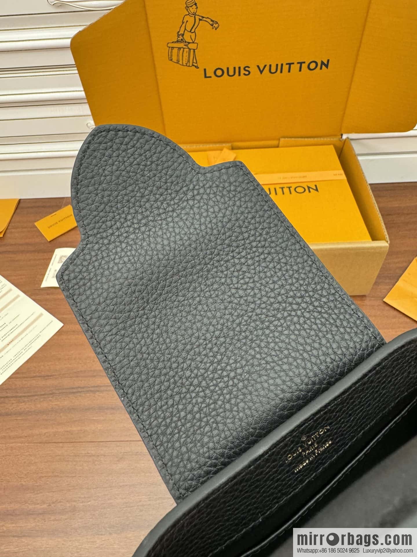 LV M56071 Capucines mini handbag