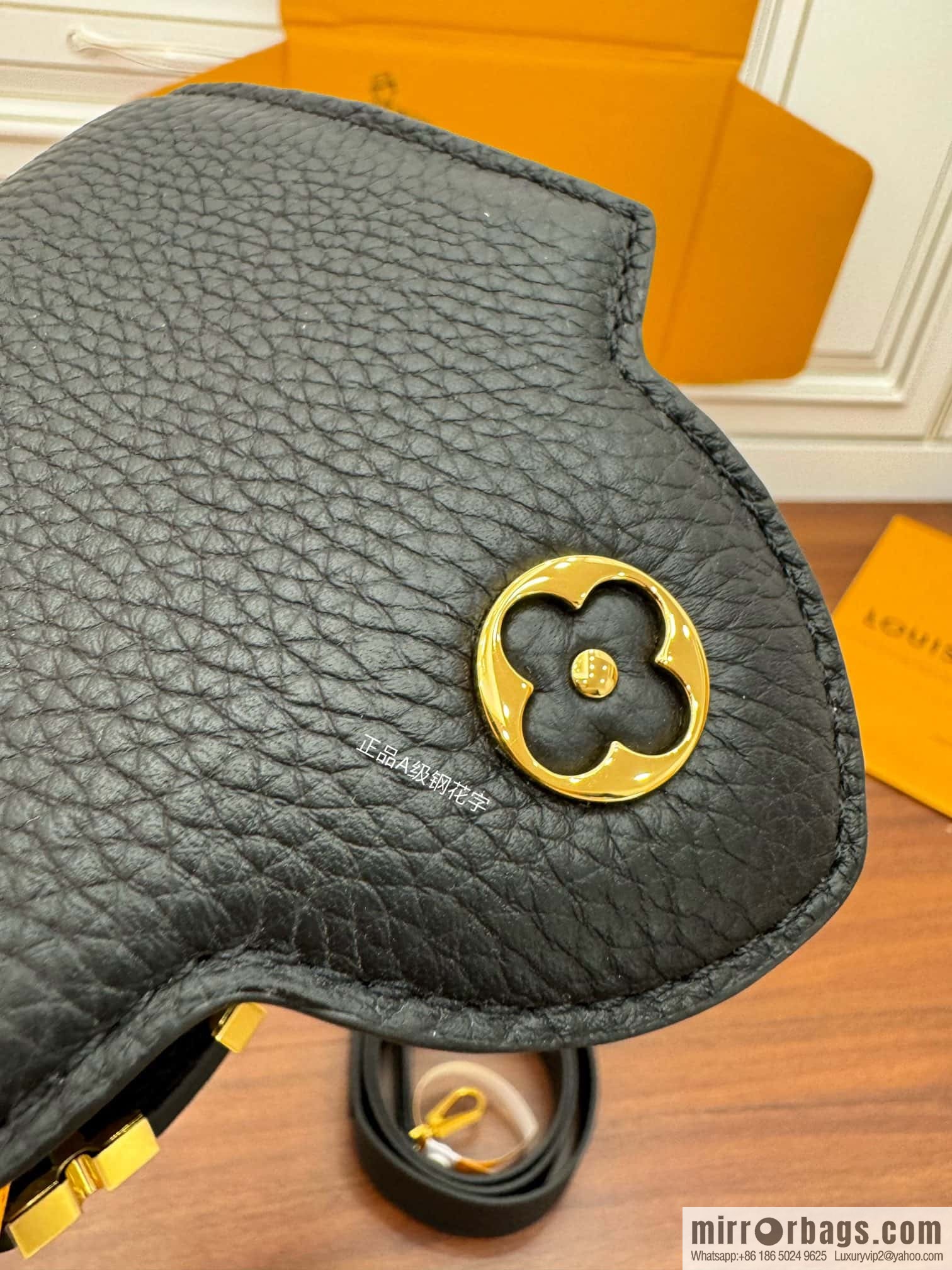 LV M56669 Capucines mini handbag