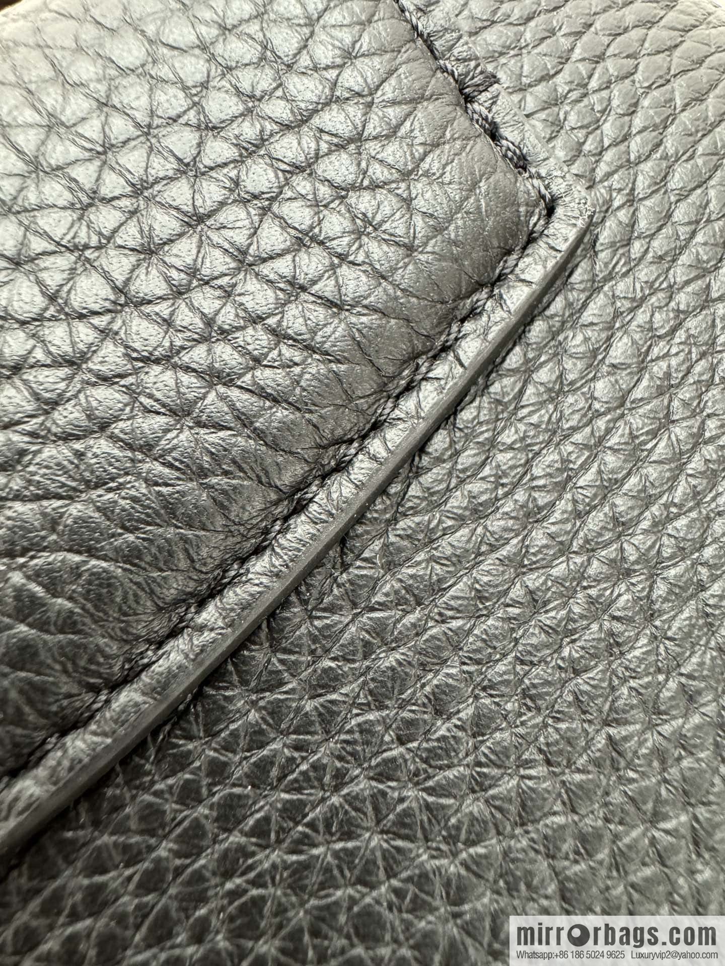 LV M56669 Capucines mini handbag