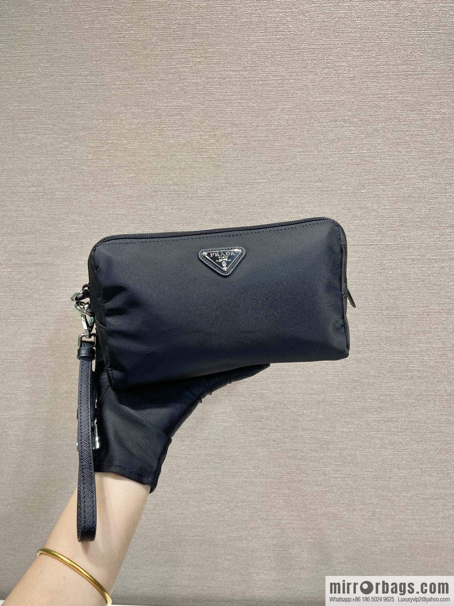 PRADA 🎉 new handbag 🎉 1NS693 Platinum hardware