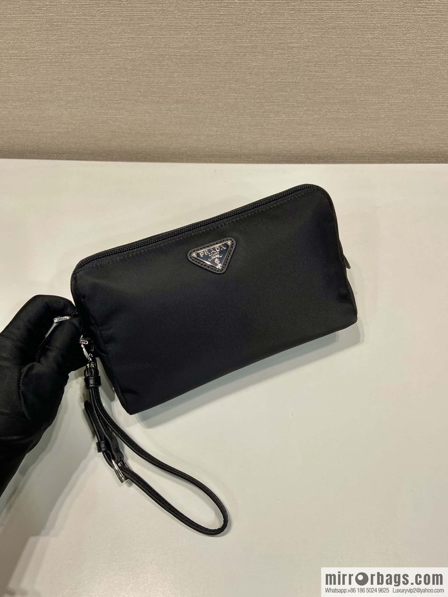 PRADA 🎉 new handbag 🎉 1NS693 Platinum hardware