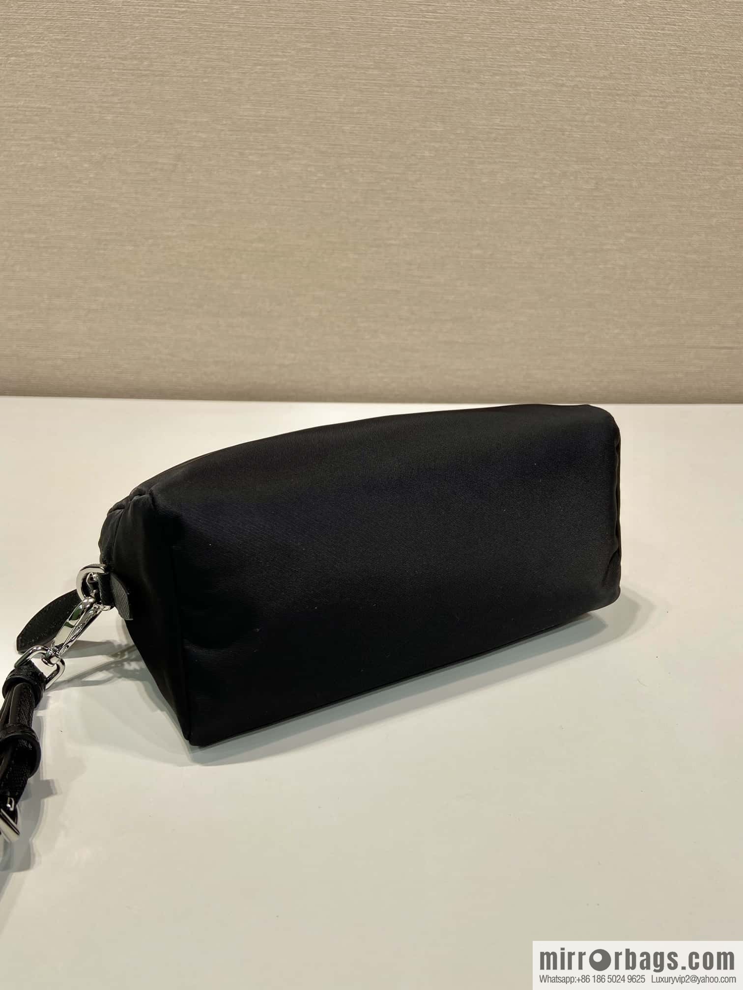 PRADA 🎉 new handbag 🎉 1NS693 Platinum hardware
