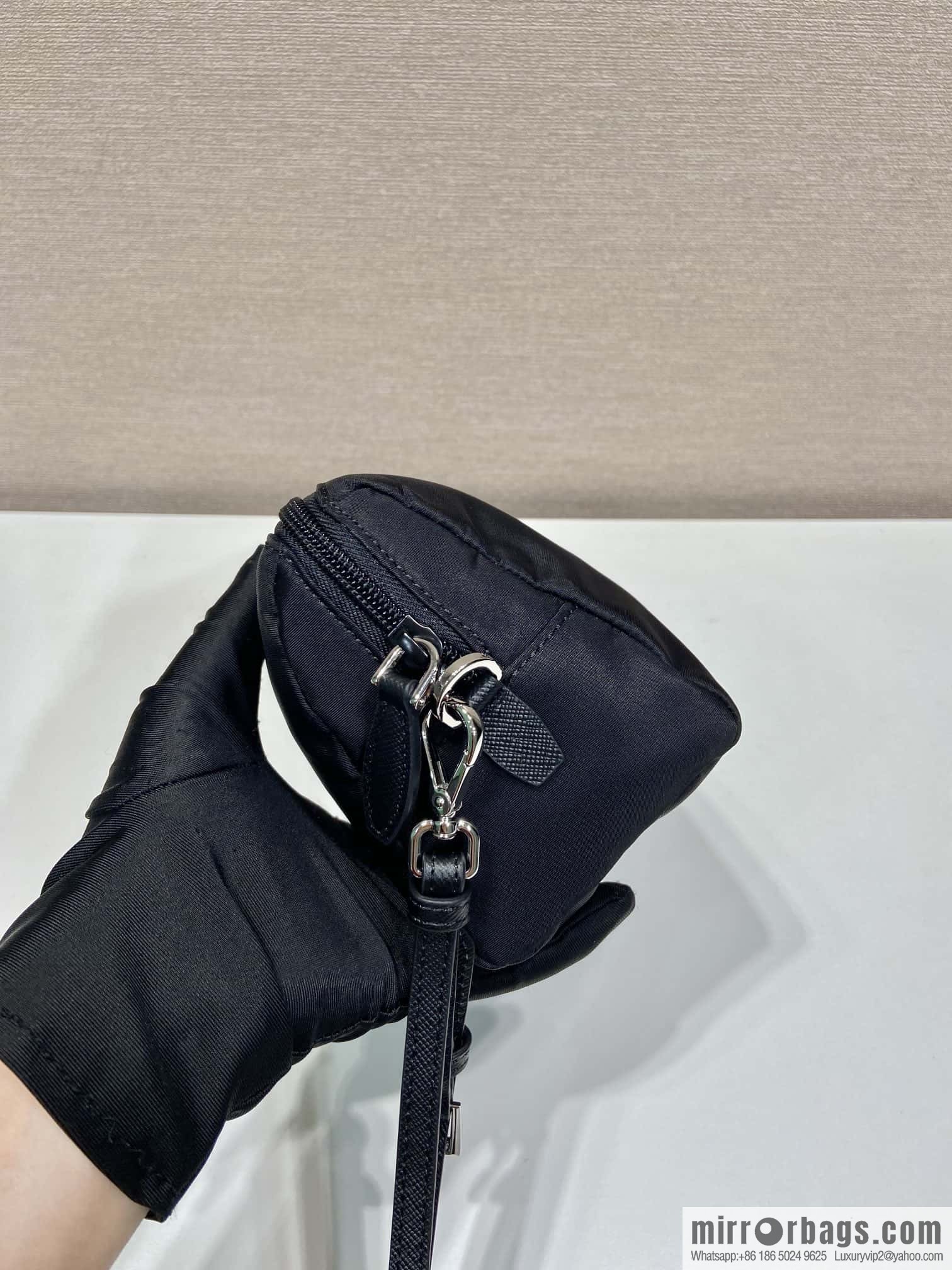 PRADA 🎉 new handbag 🎉 1NS693 Platinum hardware
