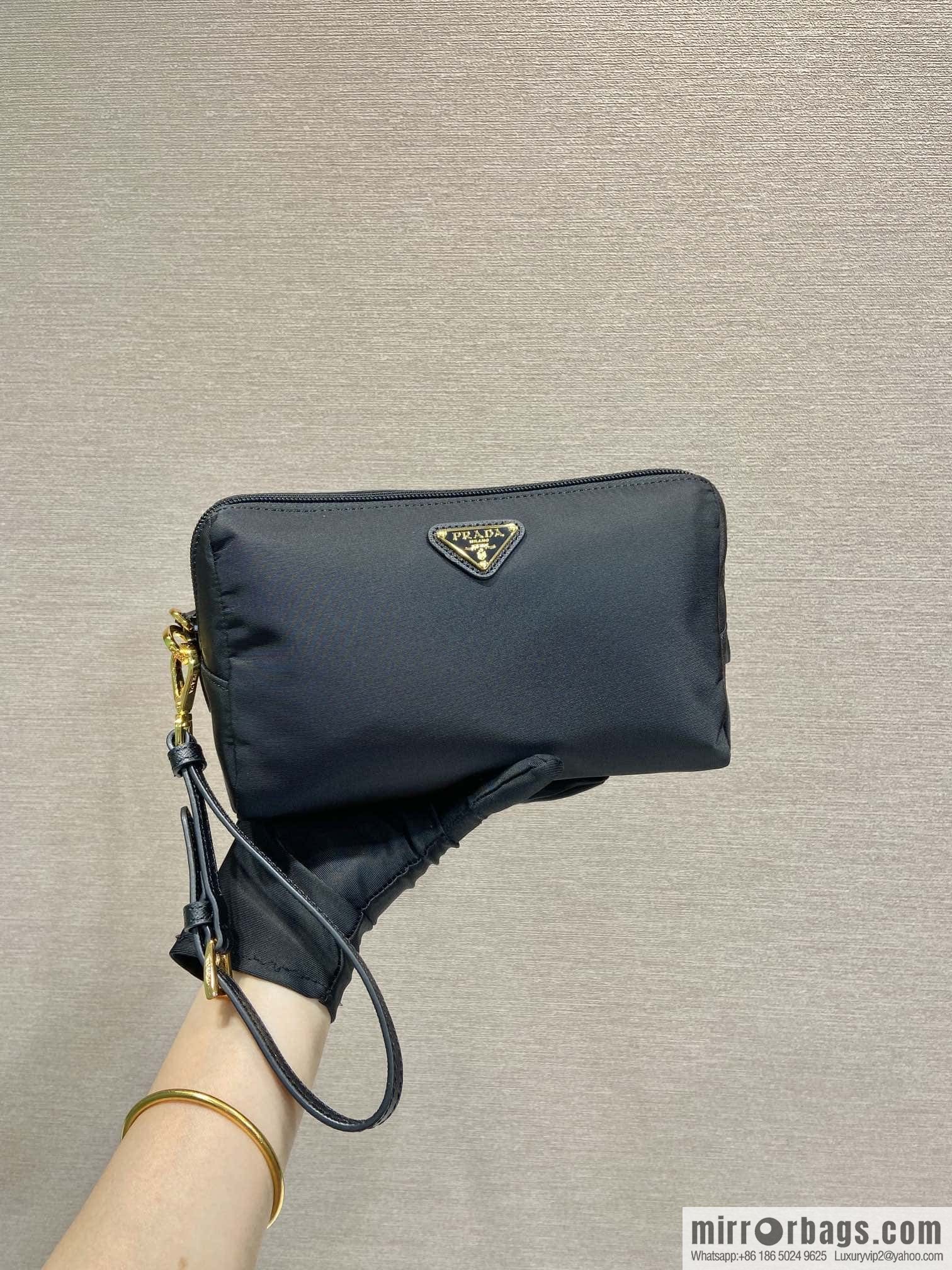 PRADA 🎉 new handbag 🎉 1NS693 Platinum hardware