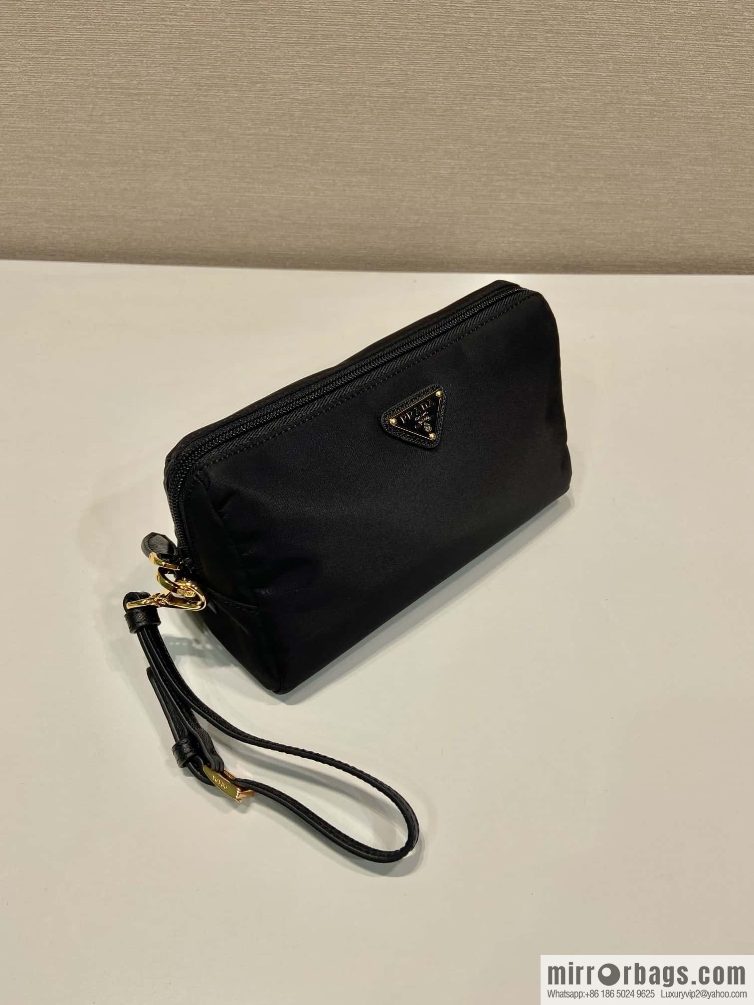 PRADA 🎉 new handbag 🎉 1NS693 Platinum hardware