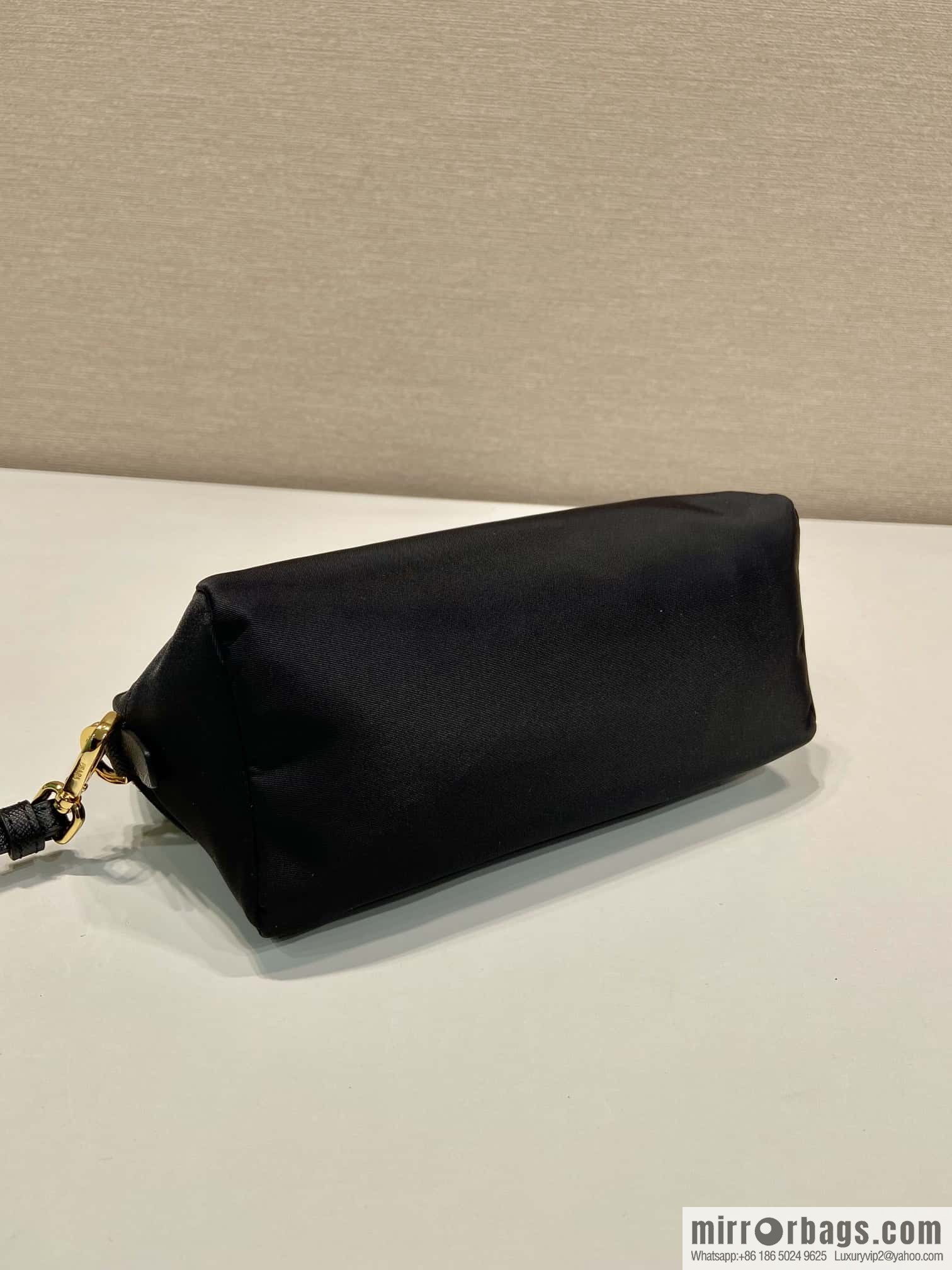 PRADA 🎉 new handbag 🎉 1NS693 Platinum hardware
