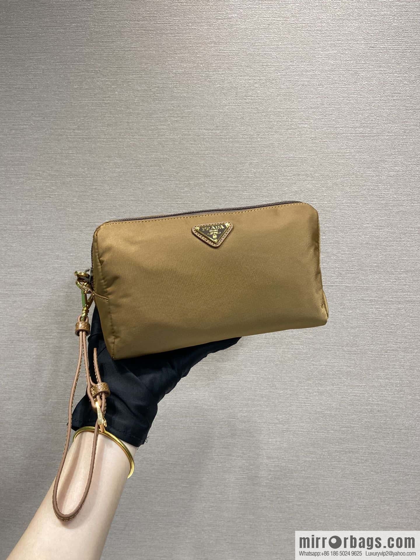 PRADA 🎉 new handbag 🎉 1NS693 new color