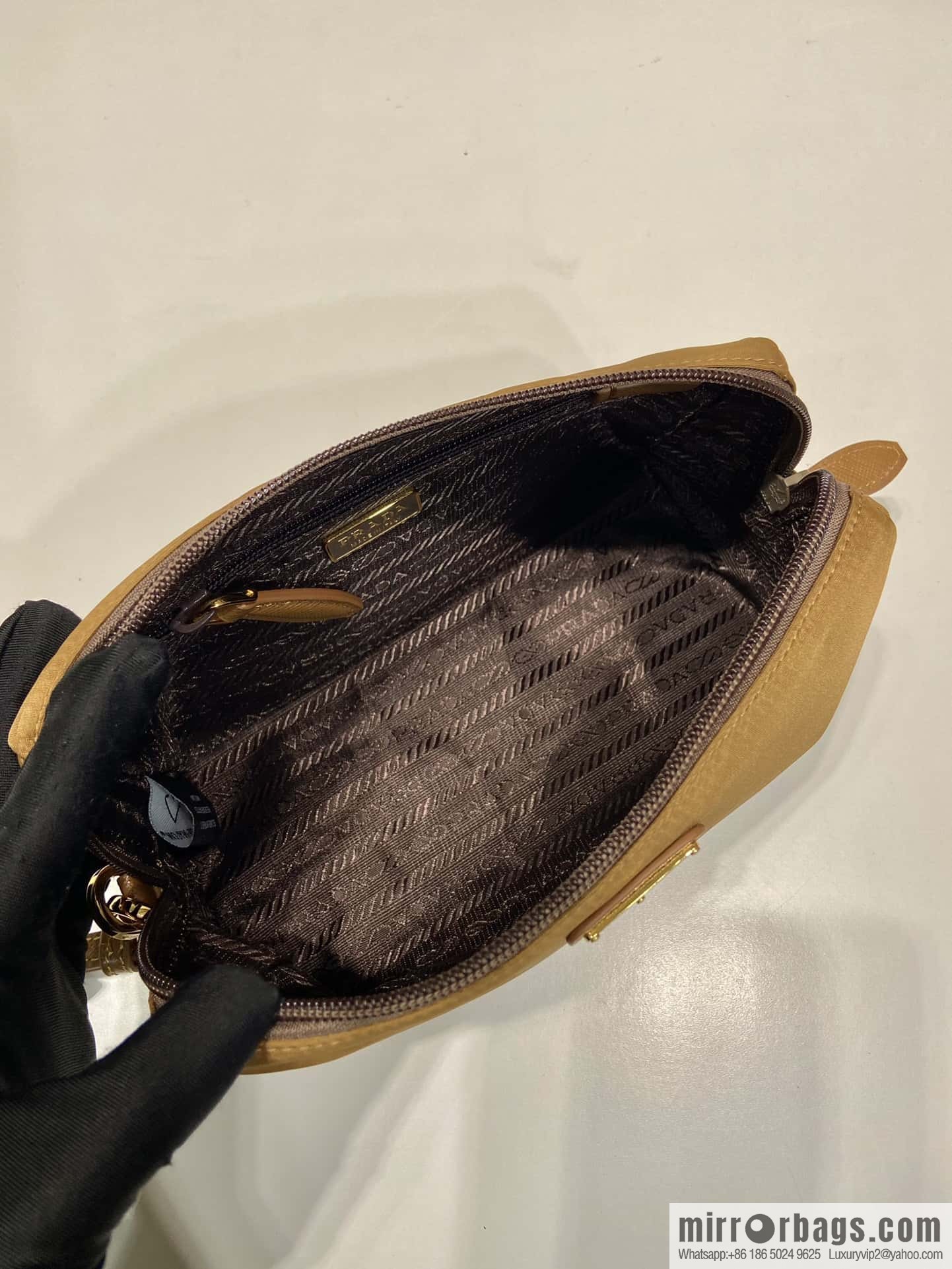 PRADA 🎉 new handbag 🎉 1NS693 new color