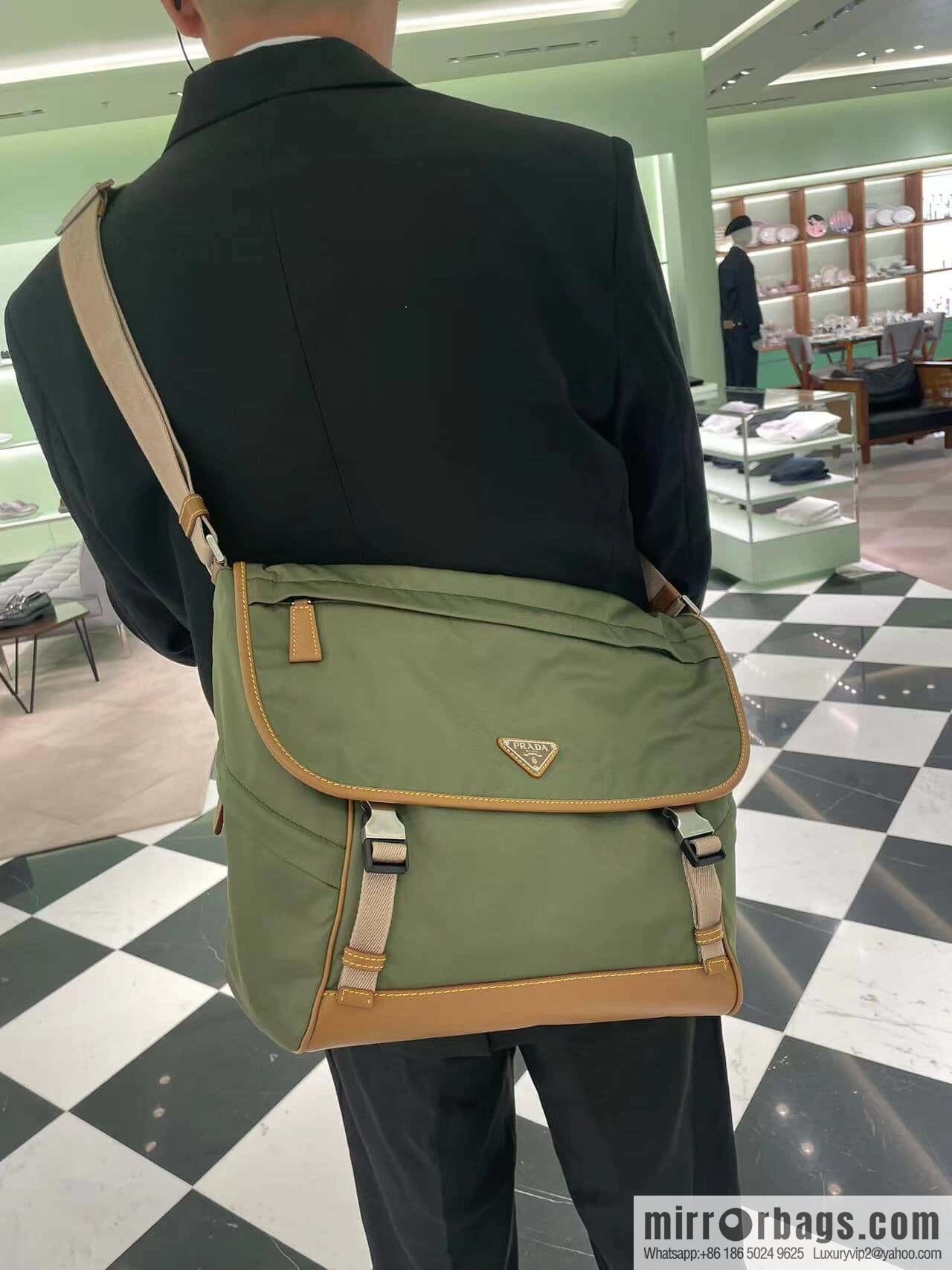 PRADA 🎉 new messenger bag 🎉🎉 2VD052A large new color