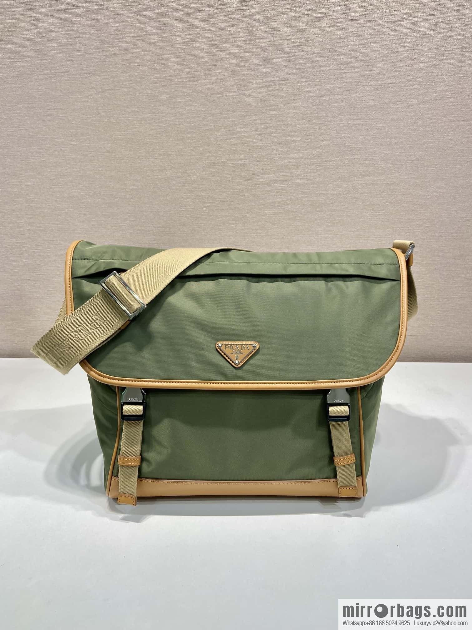 PRADA 🎉 new messenger bag 🎉🎉 2VD052A large new color