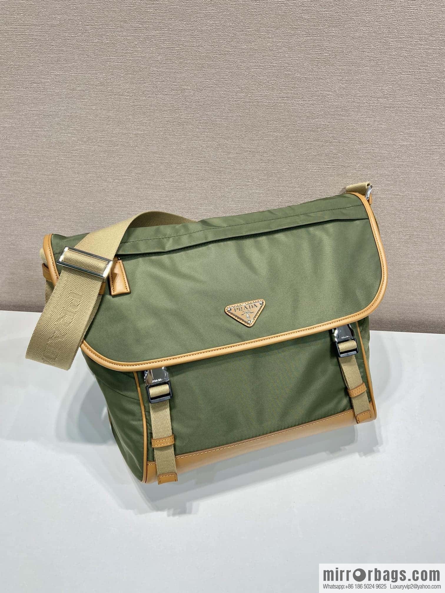 PRADA 🎉 new messenger bag 🎉🎉 2VD052A large new color