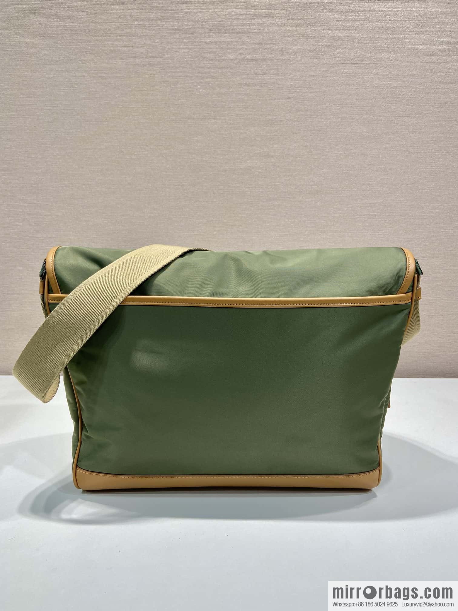 PRADA 🎉 new messenger bag 🎉🎉 2VD052A large new color