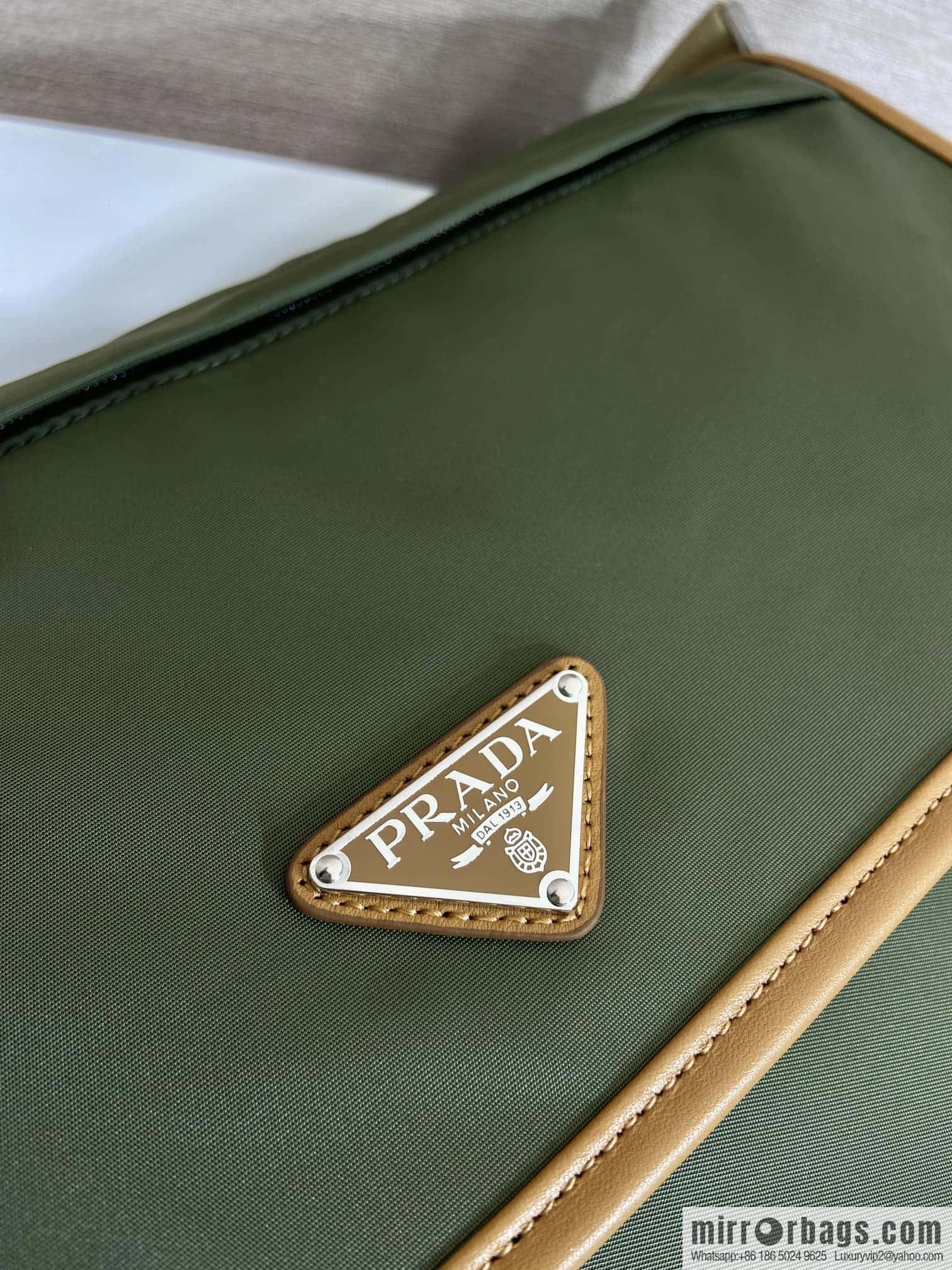 PRADA 🎉 new messenger bag 🎉🎉 2VD052A large new color