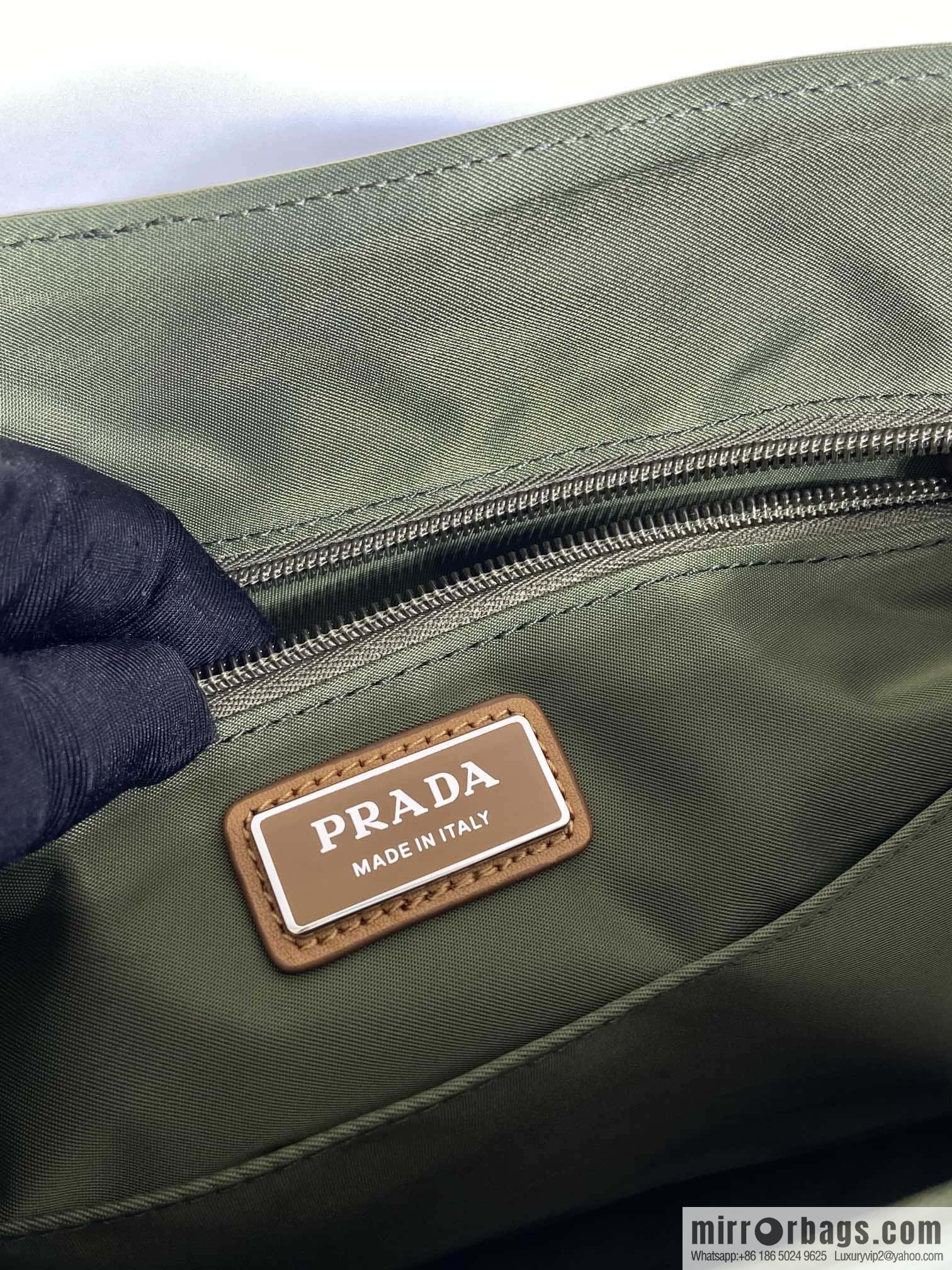 PRADA 🎉 new messenger bag 🎉🎉 2VD052A large new color