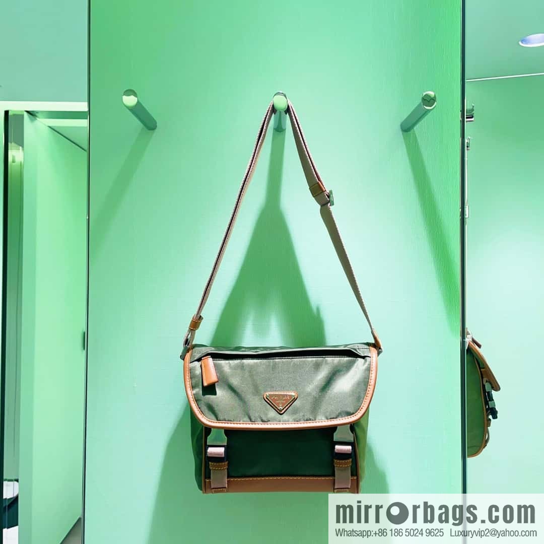 PRADA 🎉 new messenger bag 🎉🎉 2VD066S