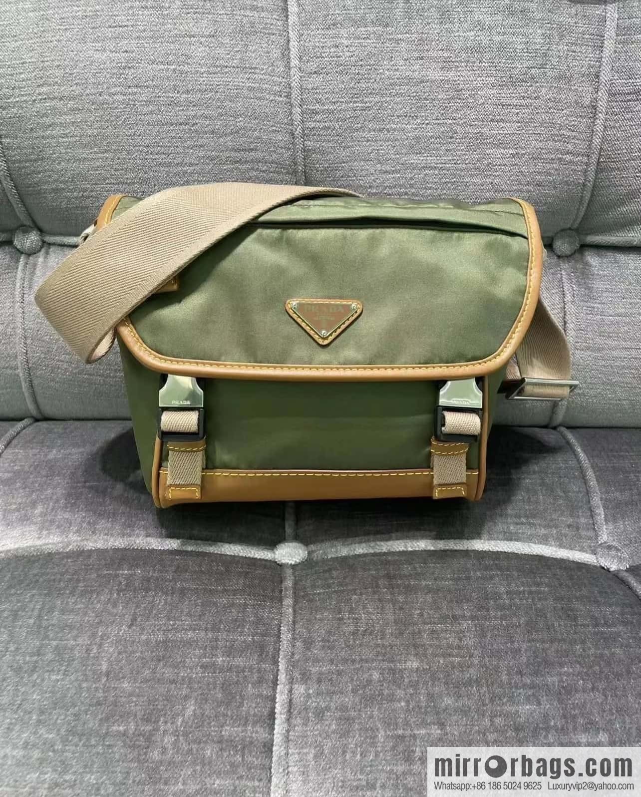 PRADA 🎉 new messenger bag 🎉🎉 2VD066S