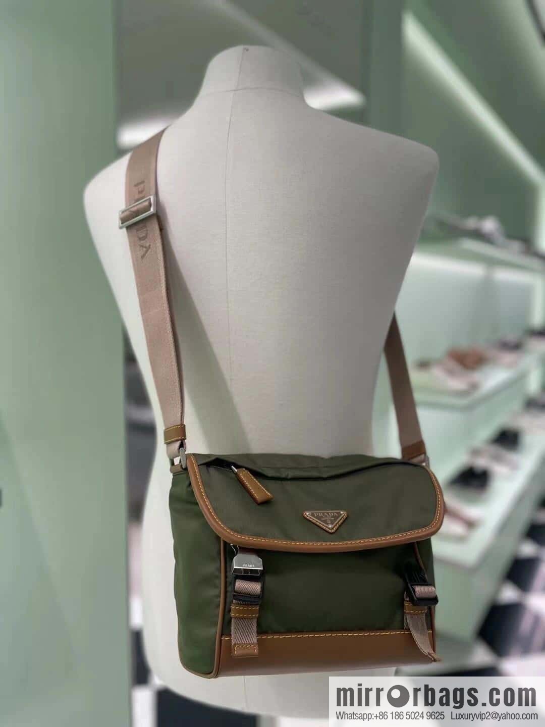 PRADA 🎉 new messenger bag 🎉🎉 2VD066S