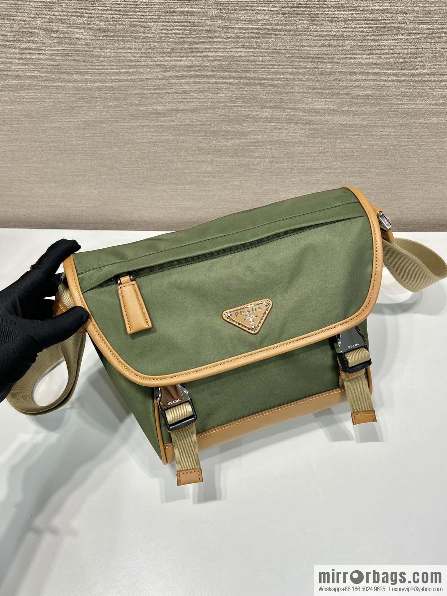 PRADA 🎉 new messenger bag 🎉🎉 2VD066S