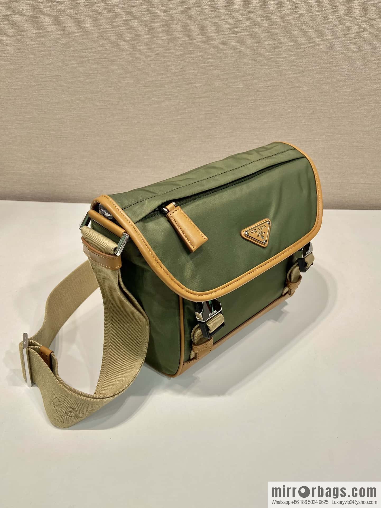 PRADA 🎉 new messenger bag 🎉🎉 2VD066S