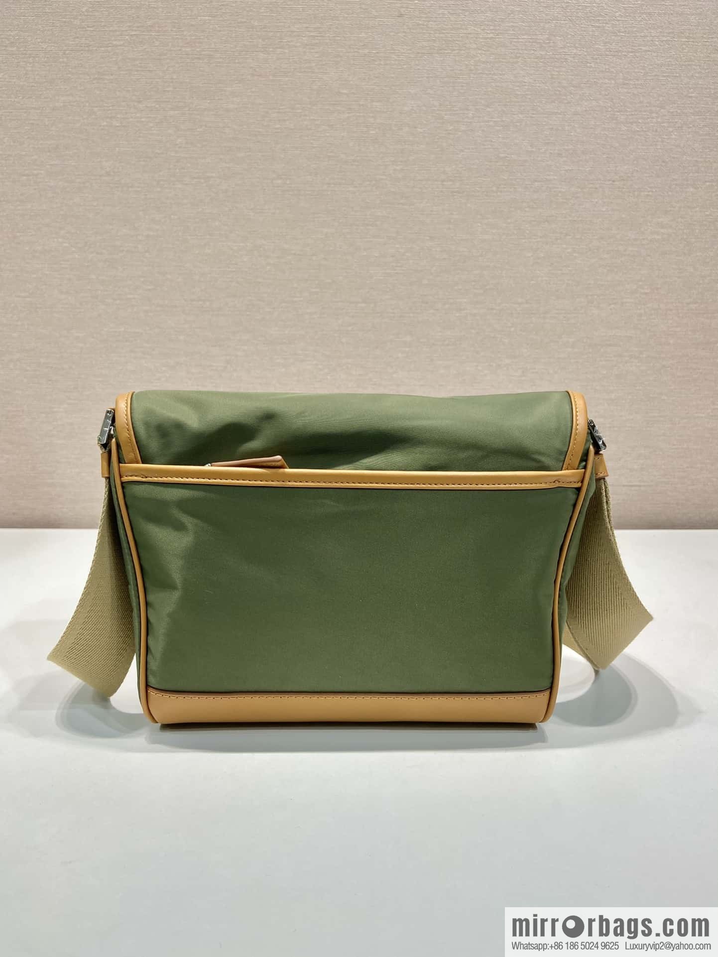 PRADA 🎉 new messenger bag 🎉🎉 2VD066S