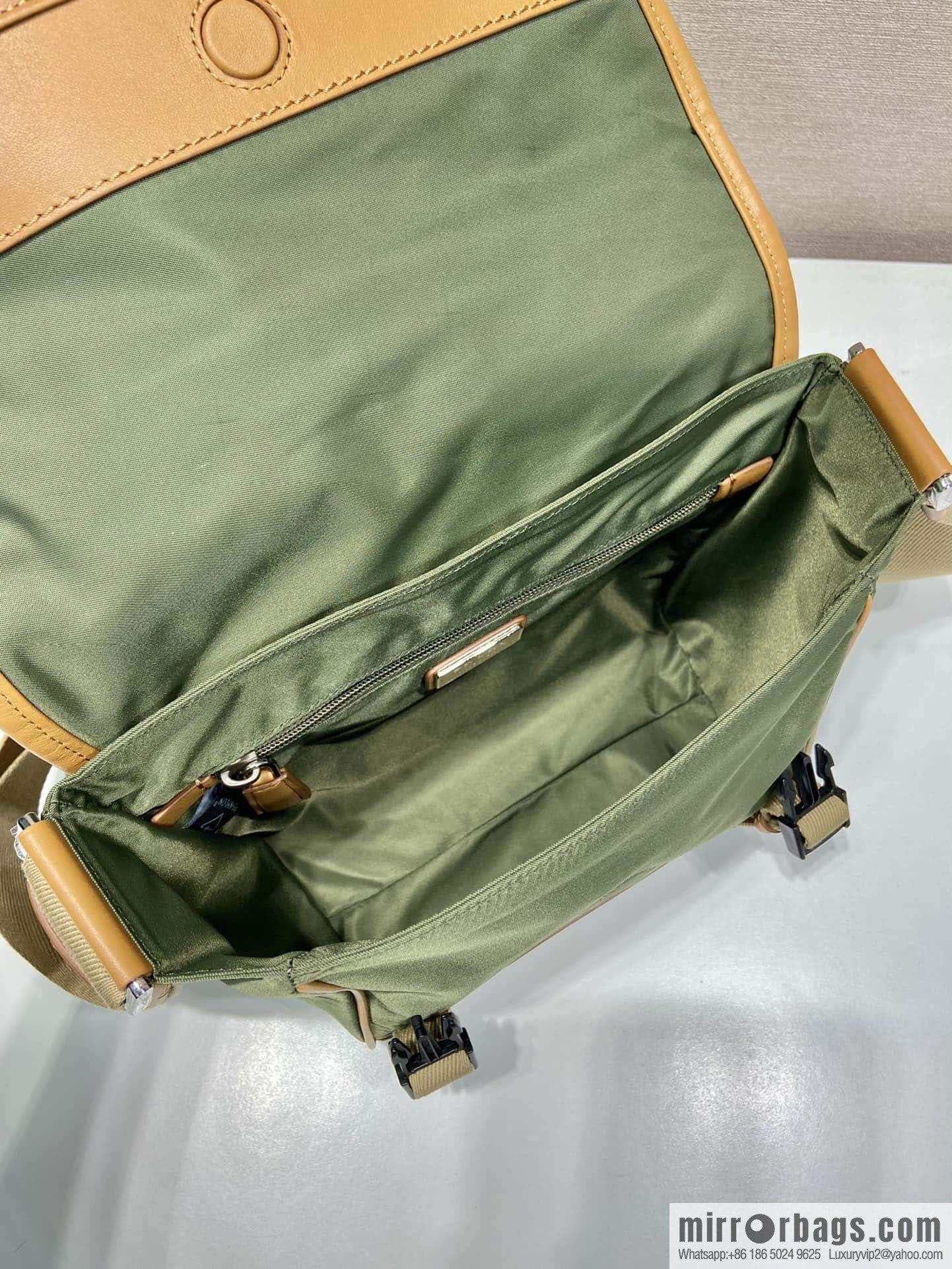 PRADA 🎉 new messenger bag 🎉🎉 2VD066S