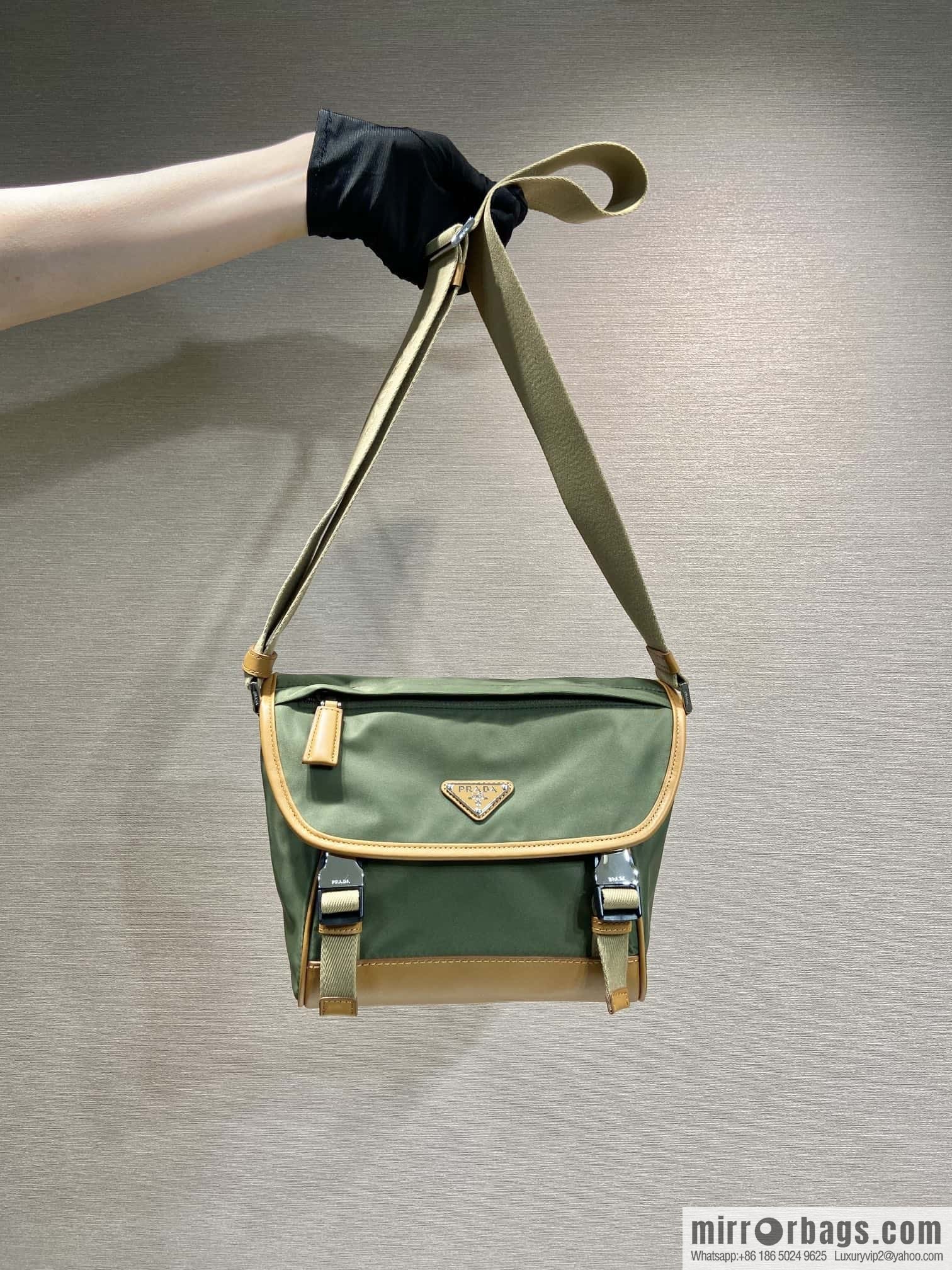 PRADA 🎉 new messenger bag 🎉🎉 2VD066S
