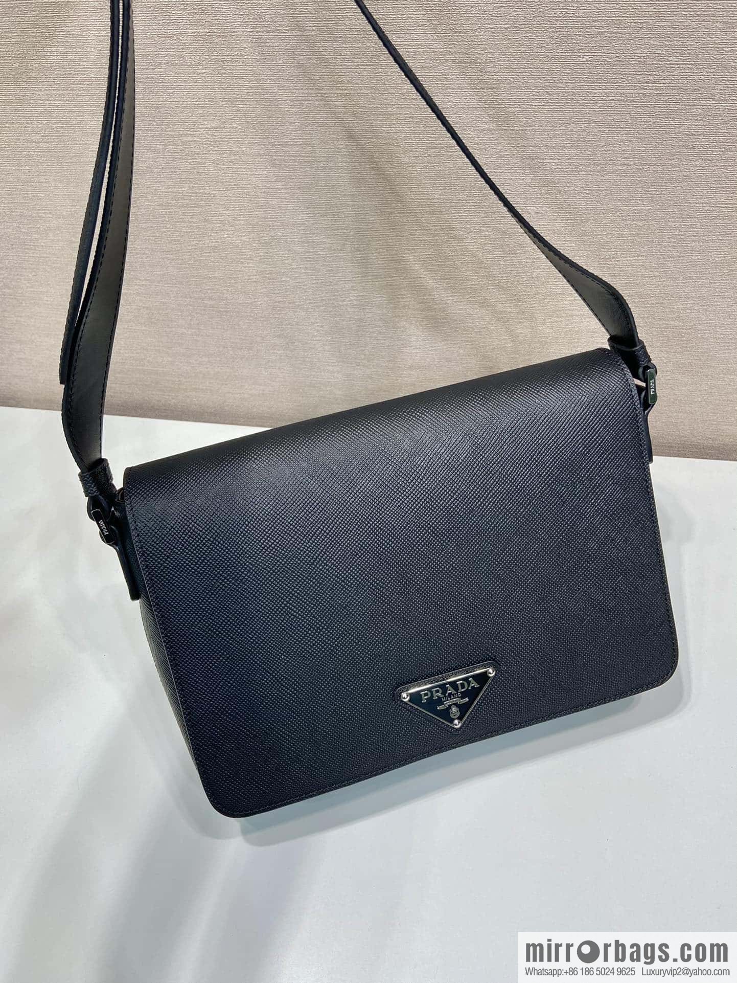 PRADA 🎉 new messenger bag 🎉 2VD049 large
