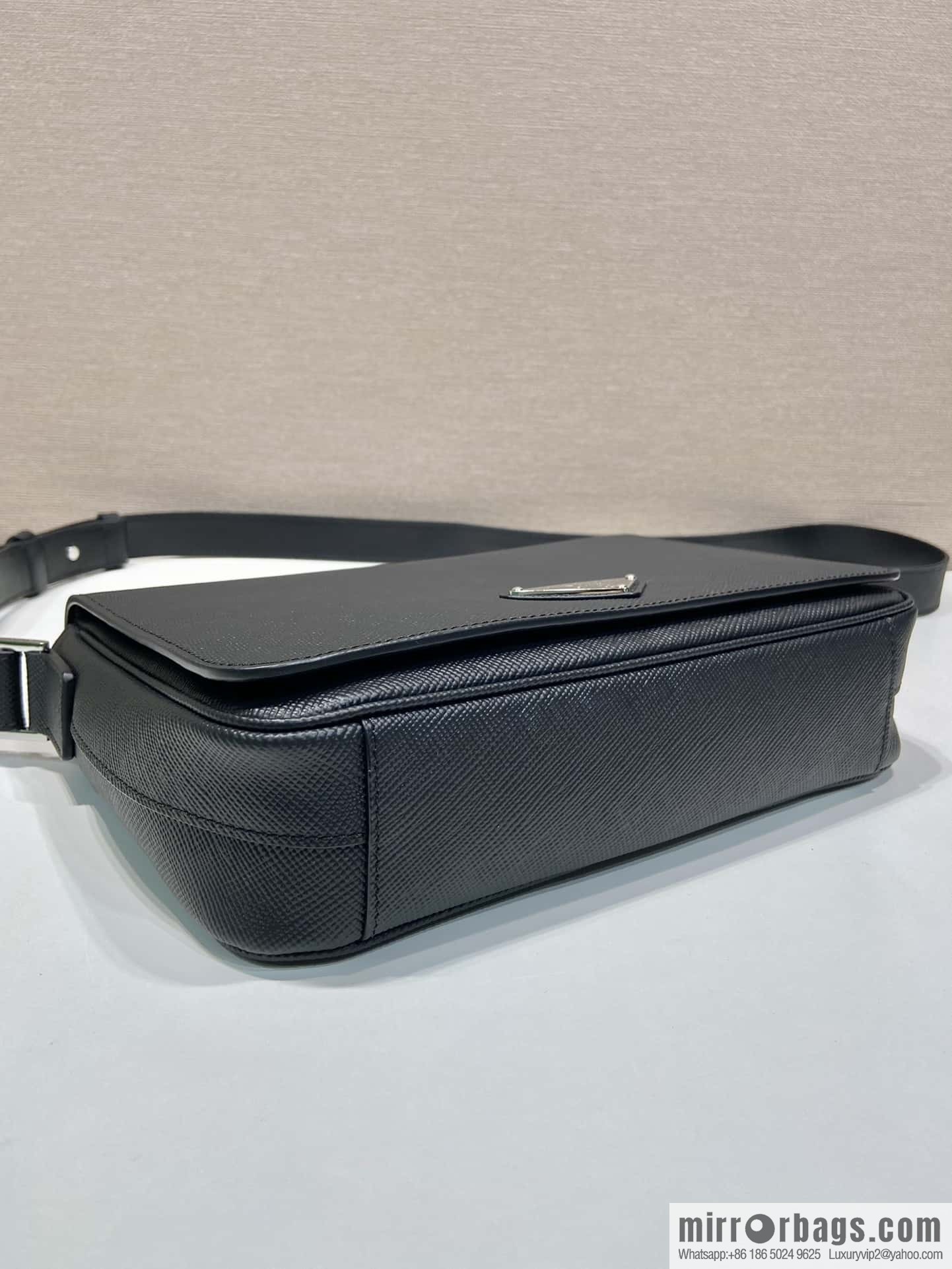 PRADA 🎉 new messenger bag 🎉 2VD049 large