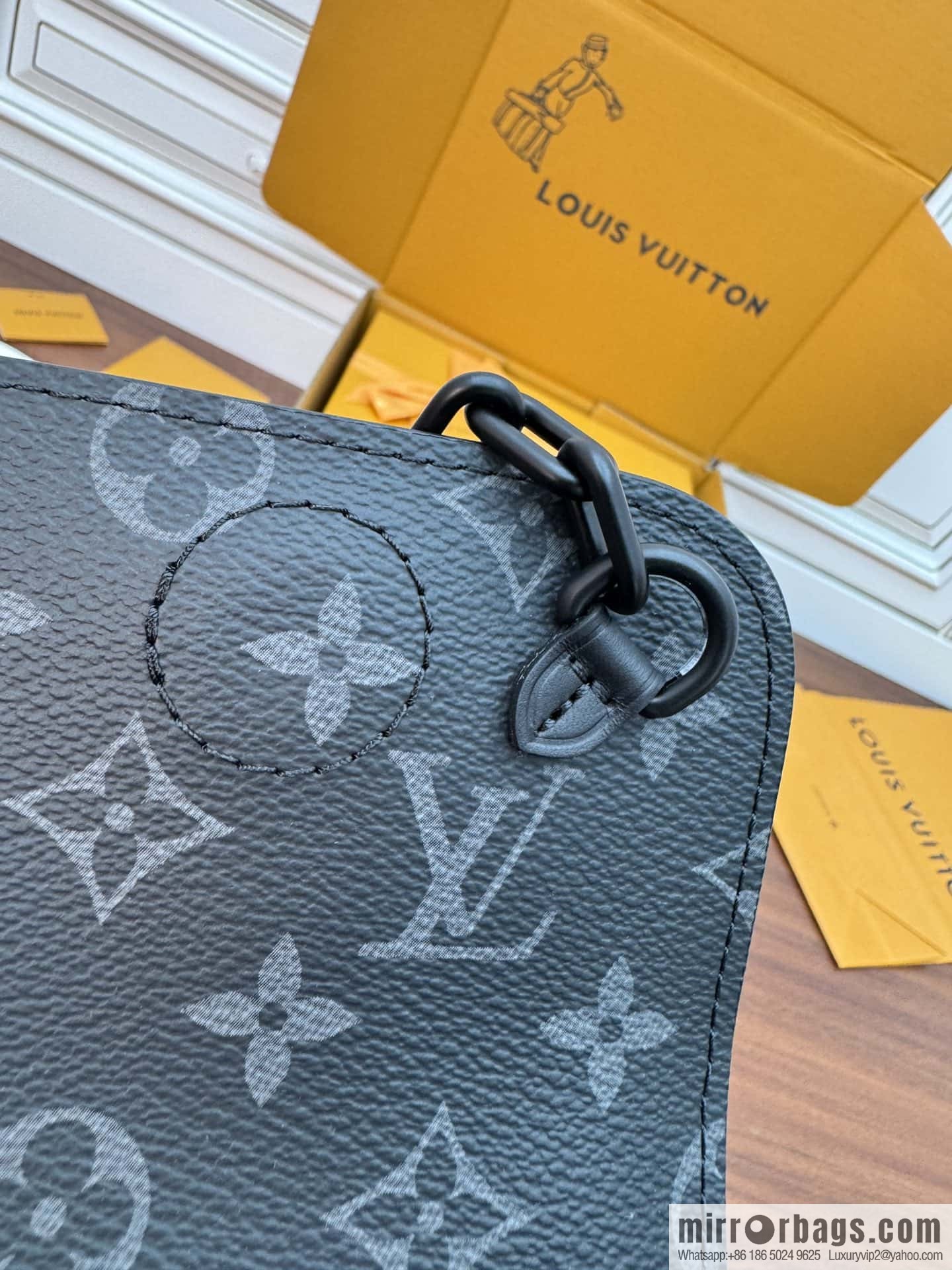 LV M46953 STEAMER small handbag