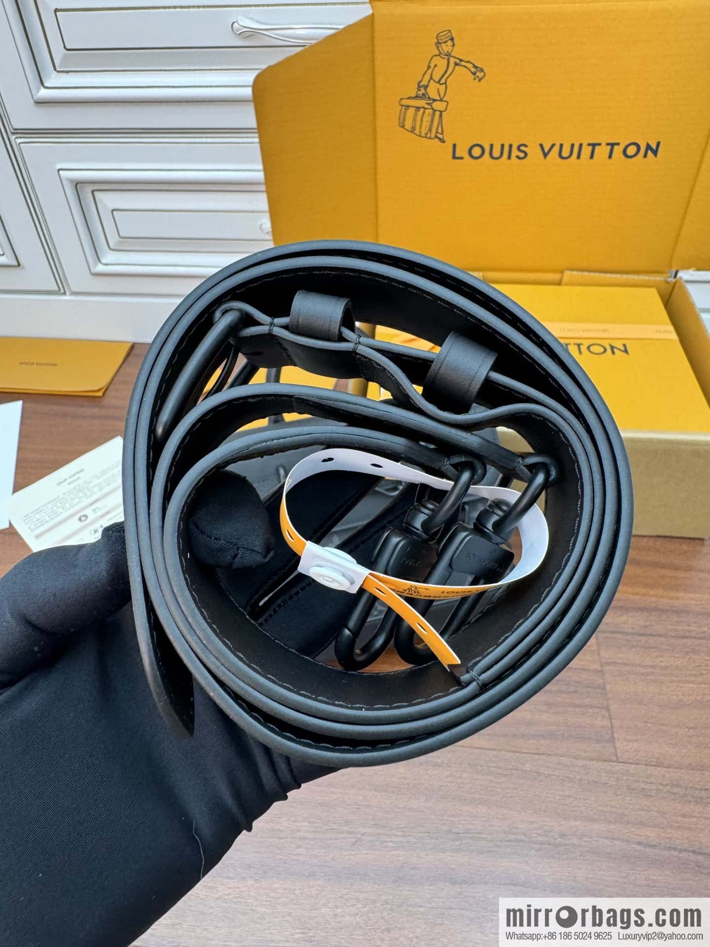 LV M46953 STEAMER small handbag