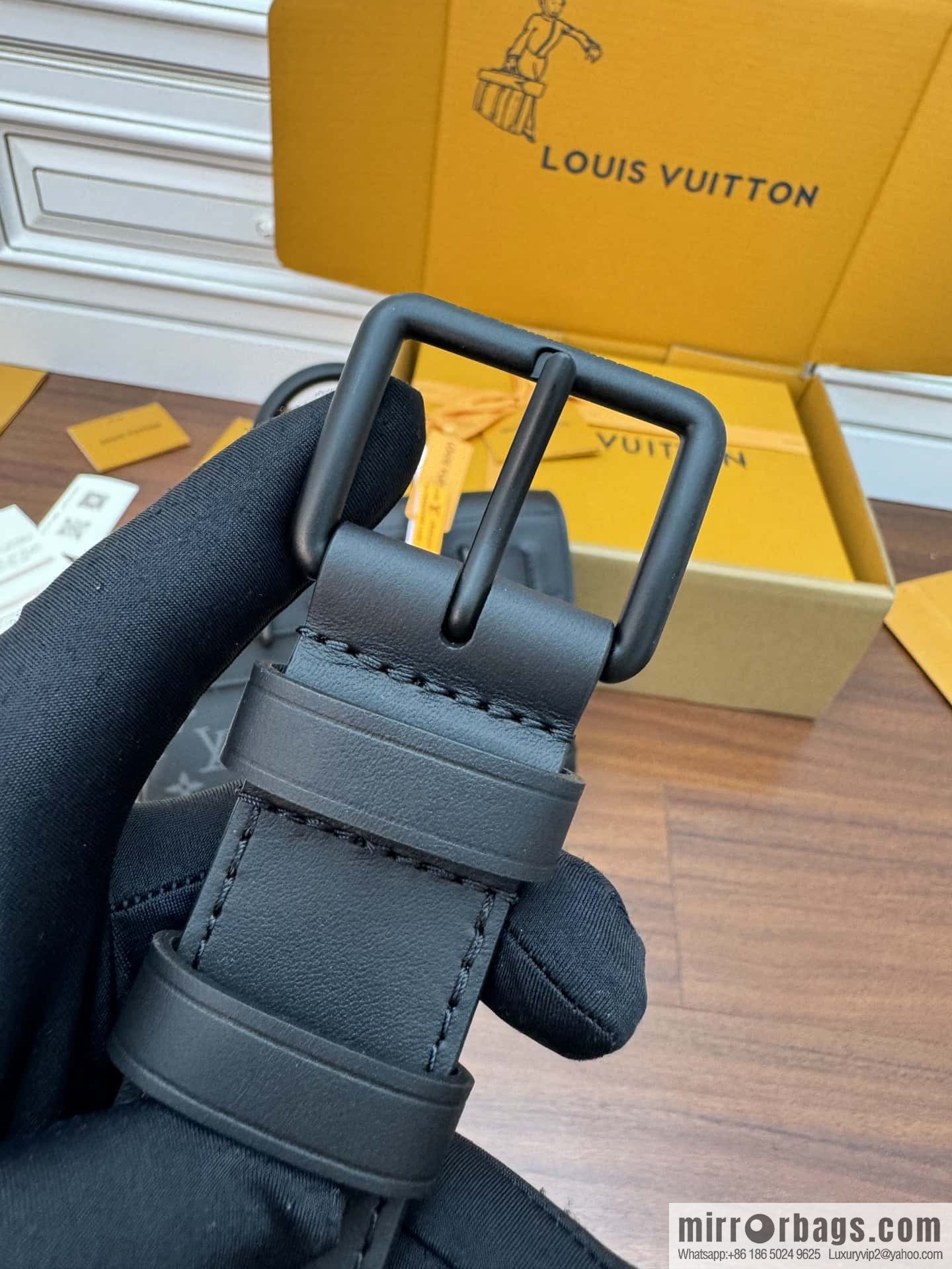 LV M46953 STEAMER small handbag