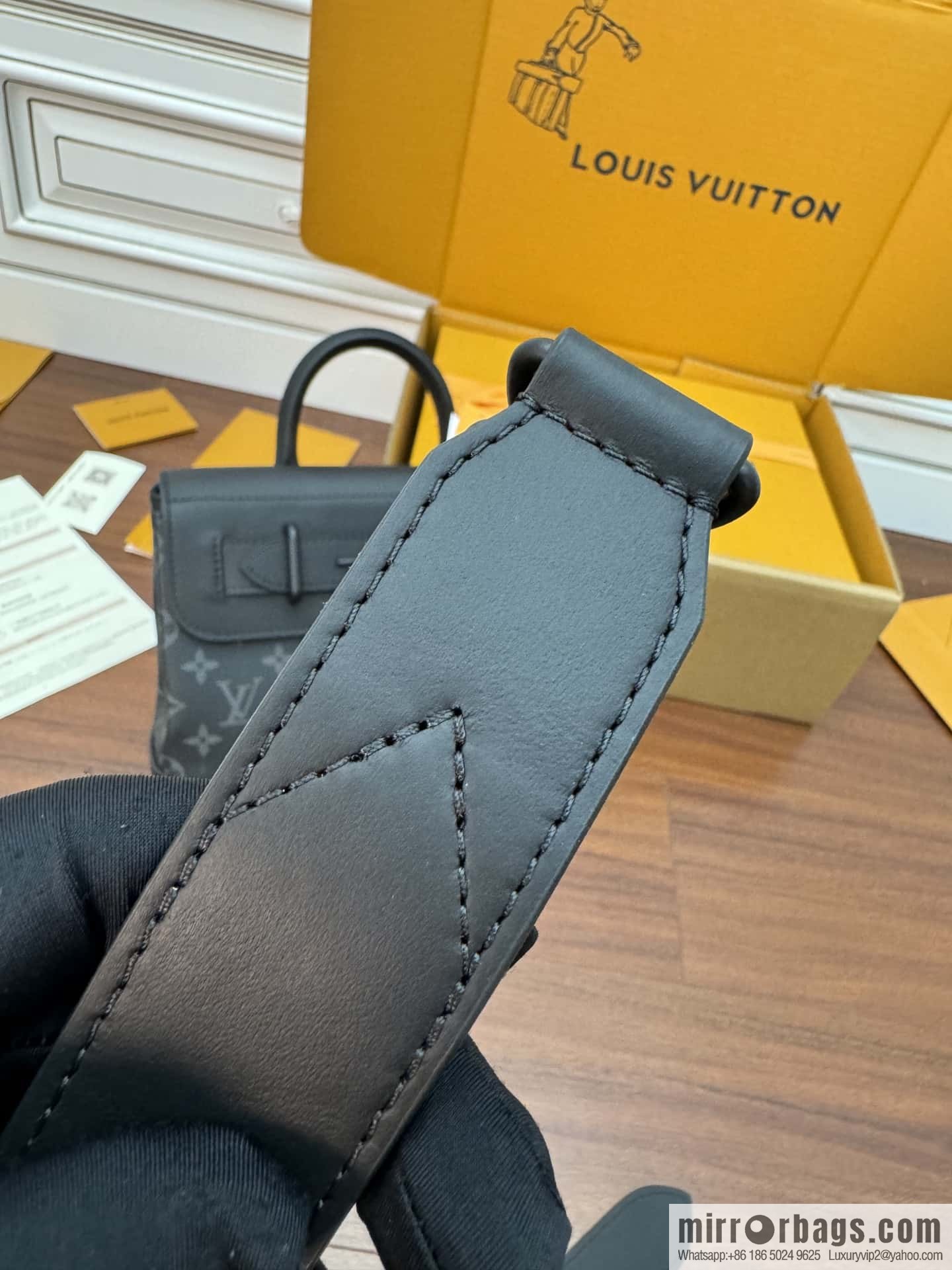 LV M46953 STEAMER small handbag