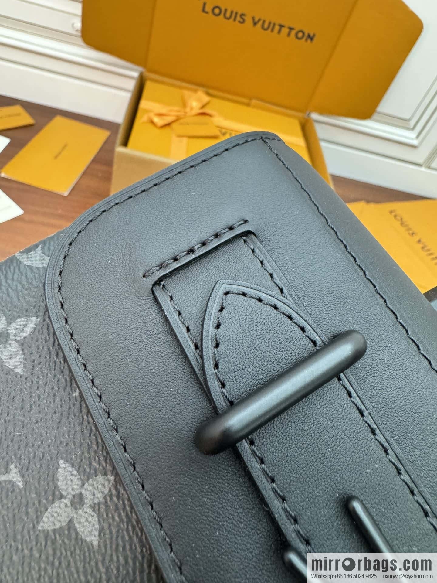 LV M46953 STEAMER small handbag