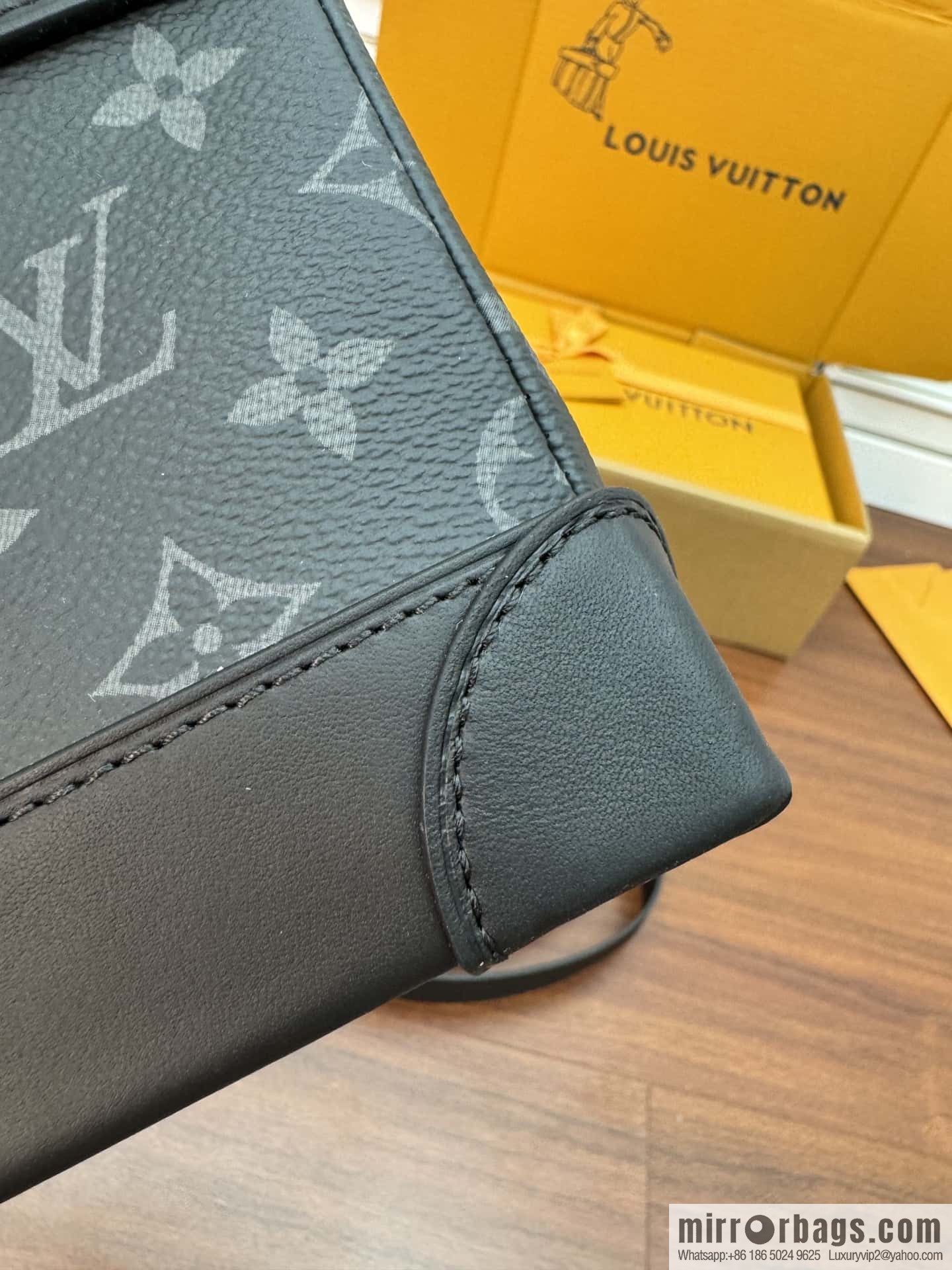 LV M46953 STEAMER small handbag