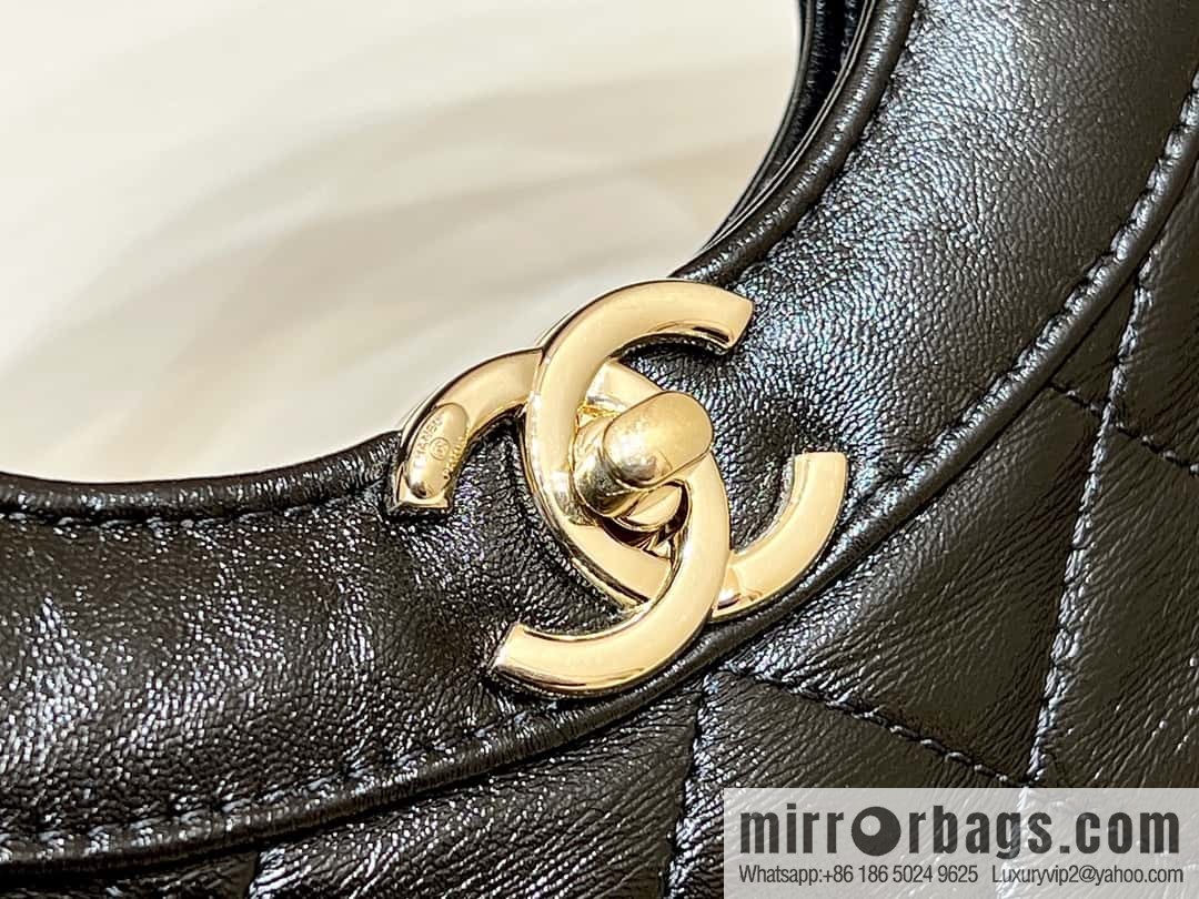 CHANEL 24S horizontal 31bag oil wax sheepskin AS4854 black