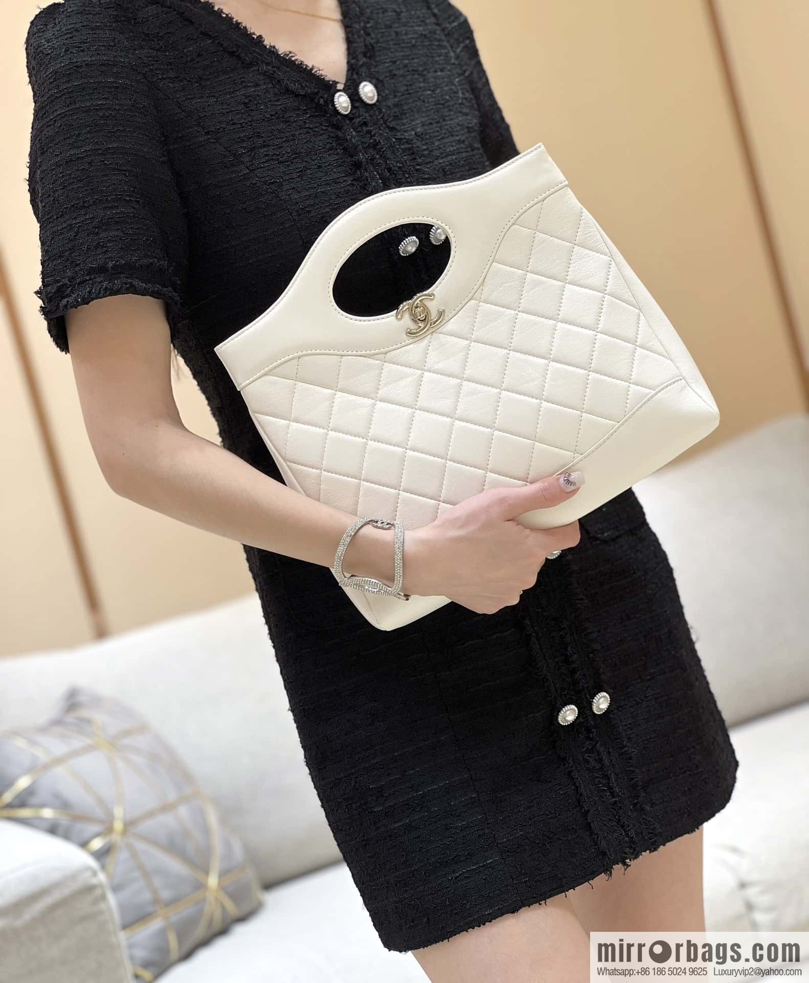 CHANEL 24S New S 31bag oil wax sheepskin AS4853 white