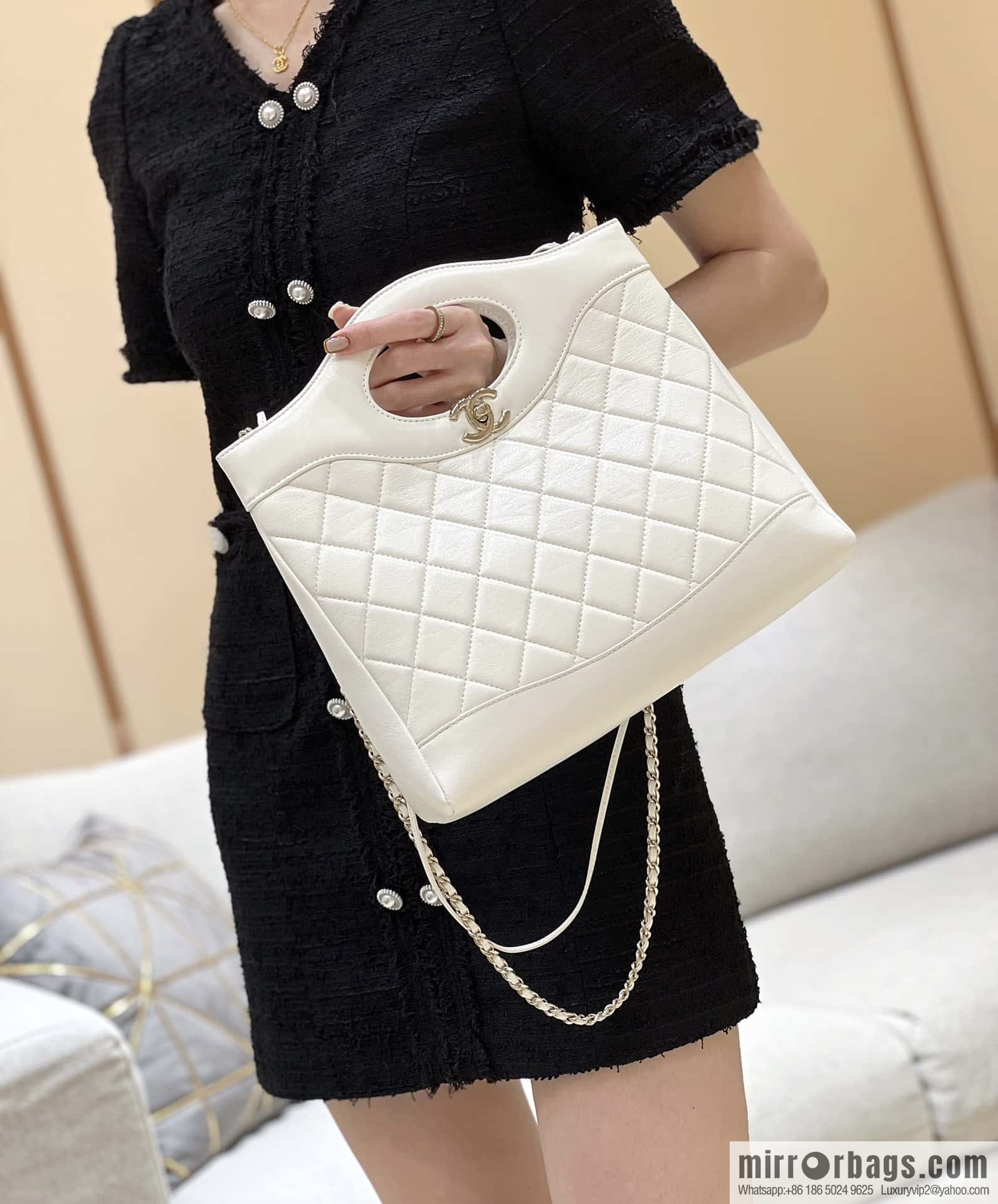 CHANEL 24S New S 31bag oil wax sheepskin AS4853 white