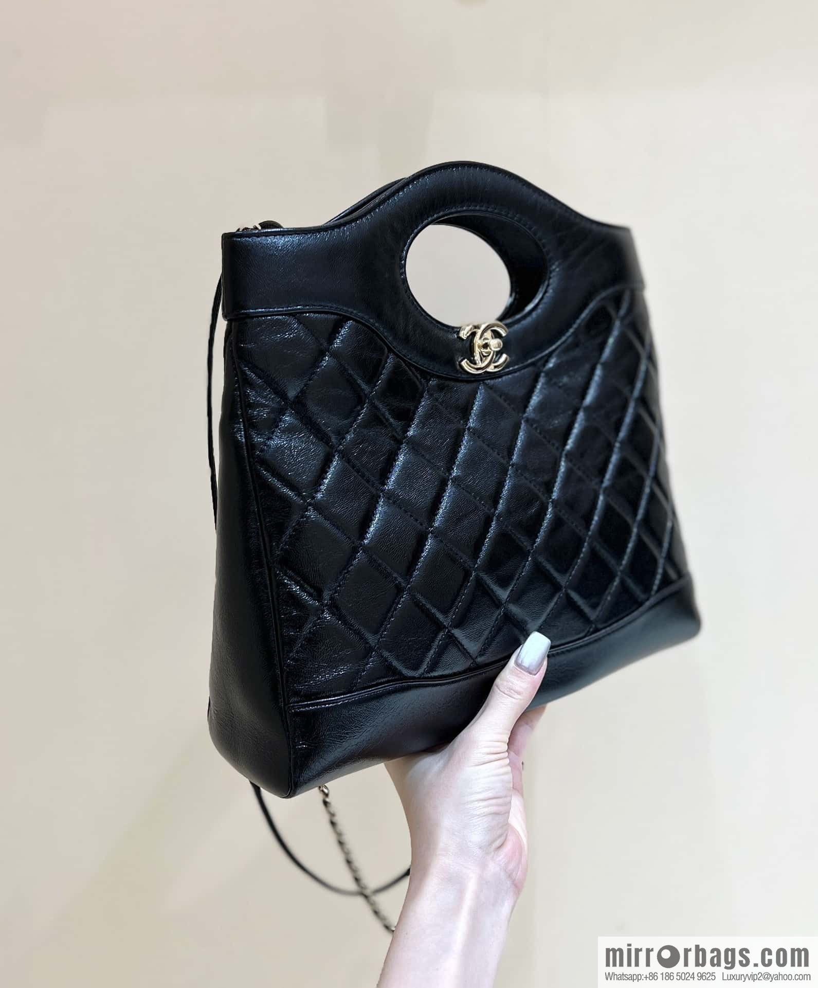CHANEL 24S new small 31bag oil wax sheepskin AS4853 black