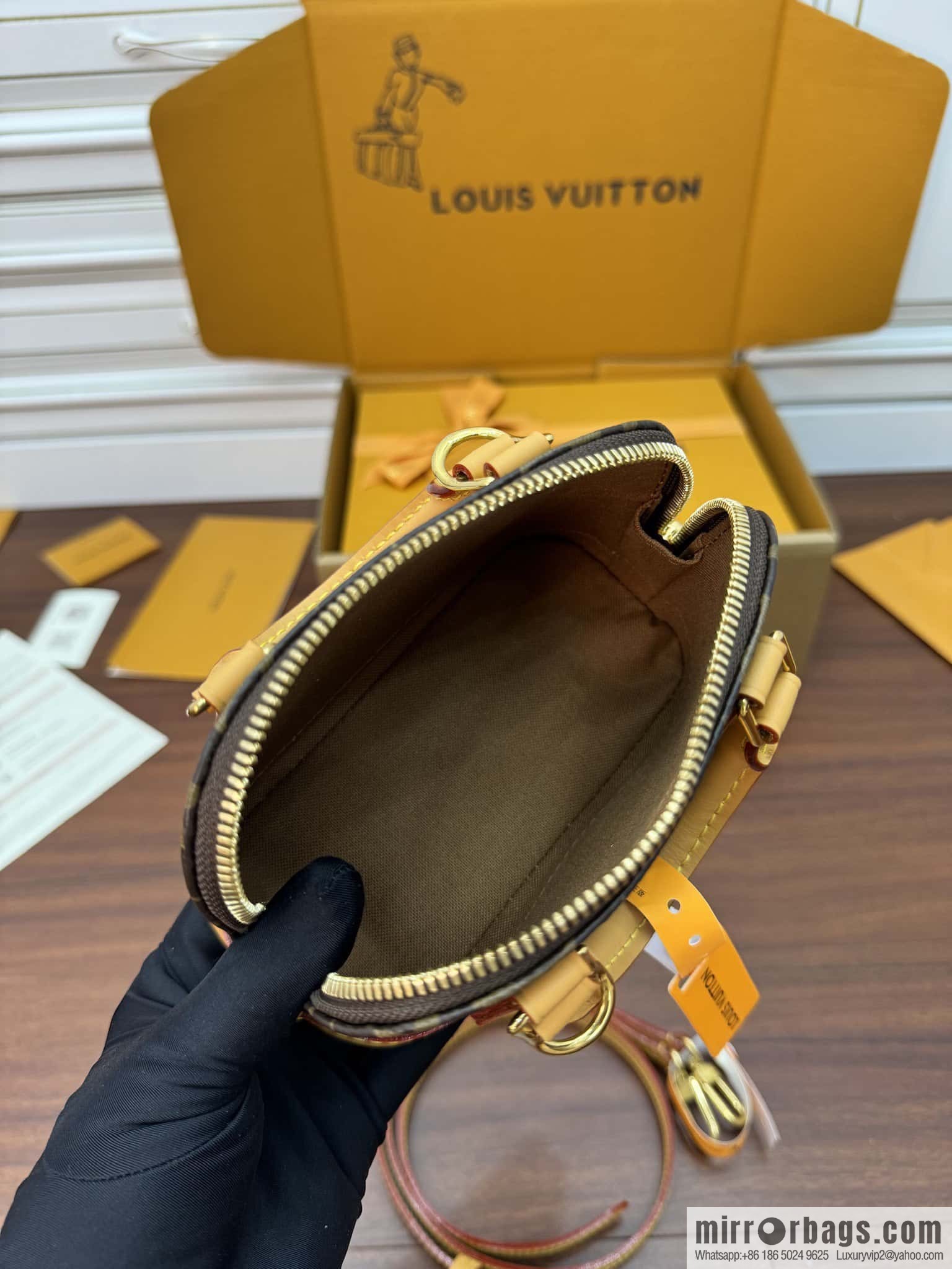 LV M82717 Nano Alma