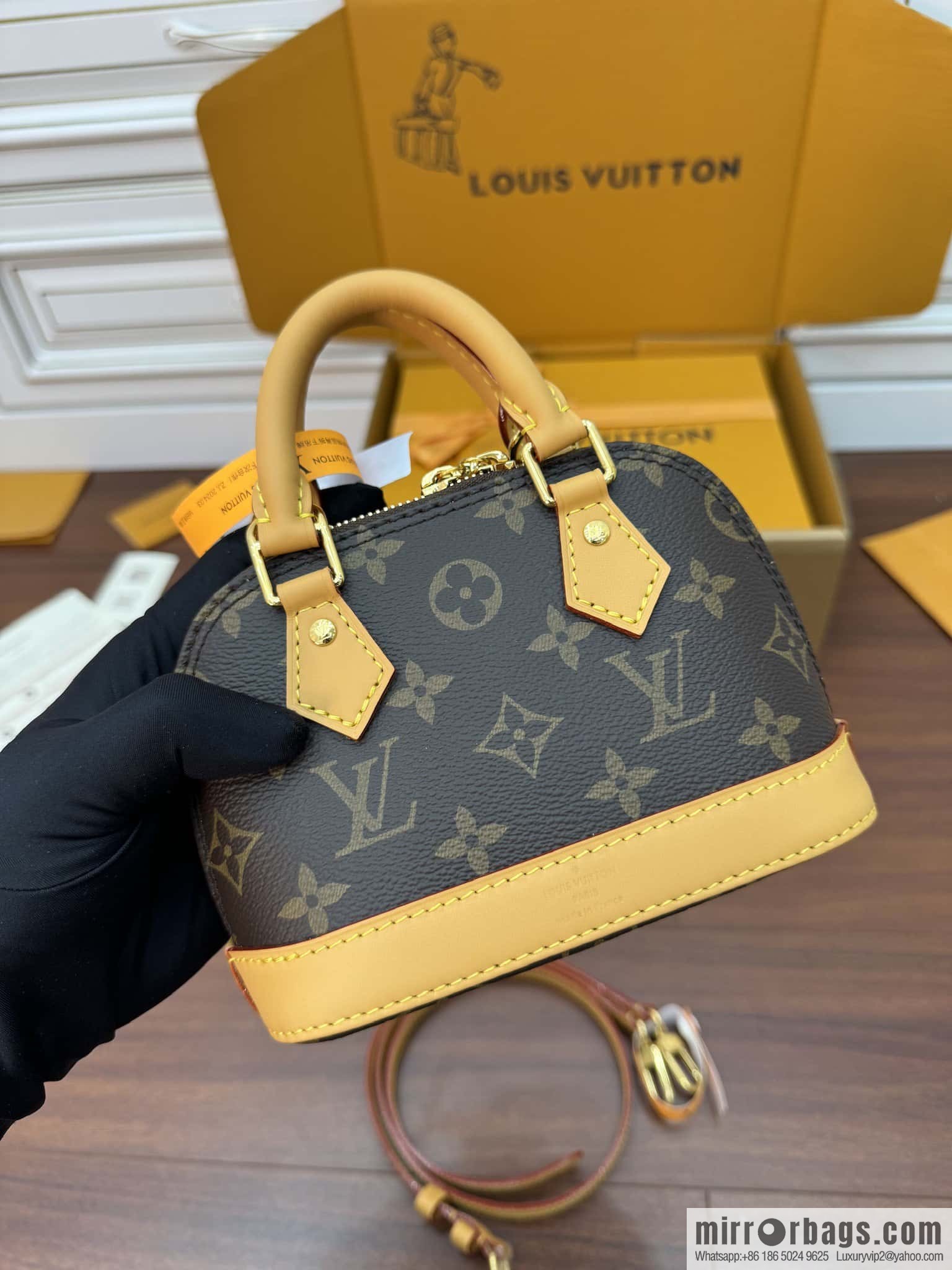 LV M82717 Nano Alma