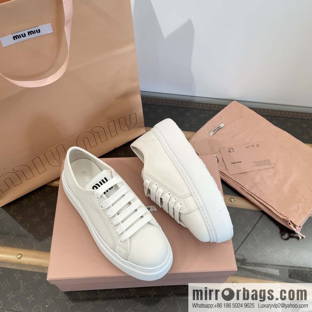 𝐌𝐢𝐮𝐌𝐢𝐮||𝟐𝟎𝟐𝟒 the latest spring and summer canvas, platform sports white shoes